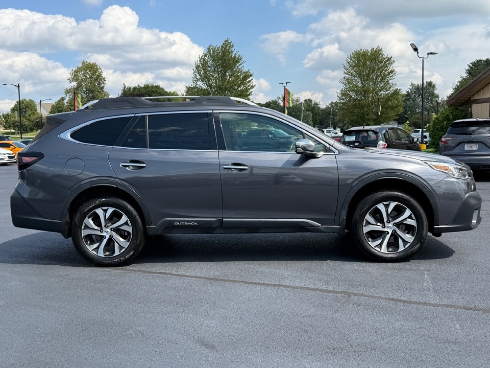2022 Subaru Outback Touring, 38922, Photo