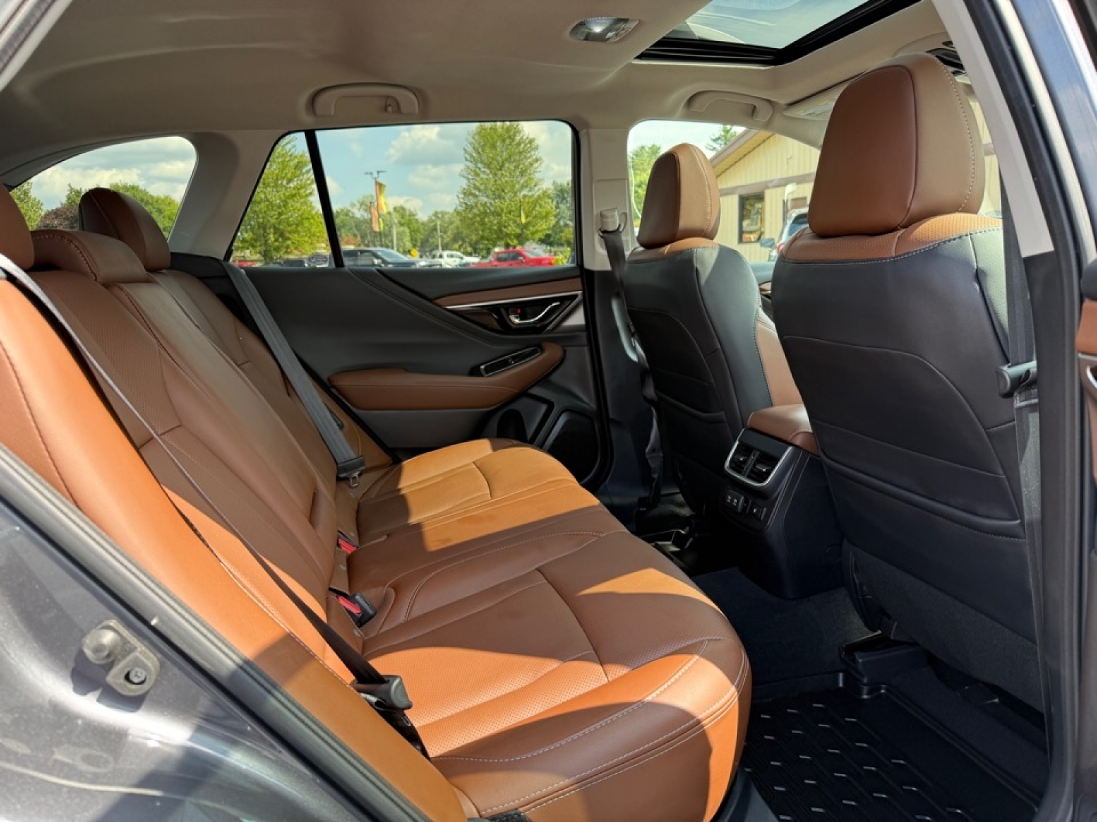 2022 Subaru Outback Touring, 38922, Photo