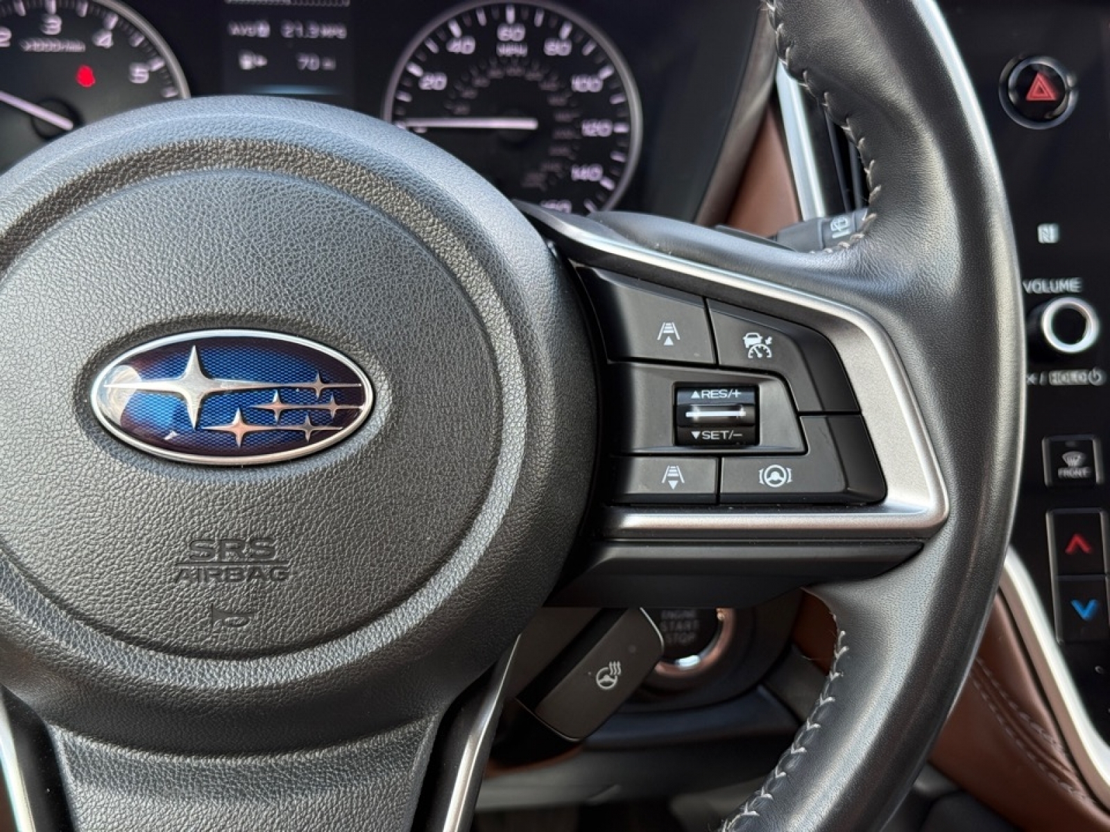 2022 Subaru Outback Touring, 38922, Photo