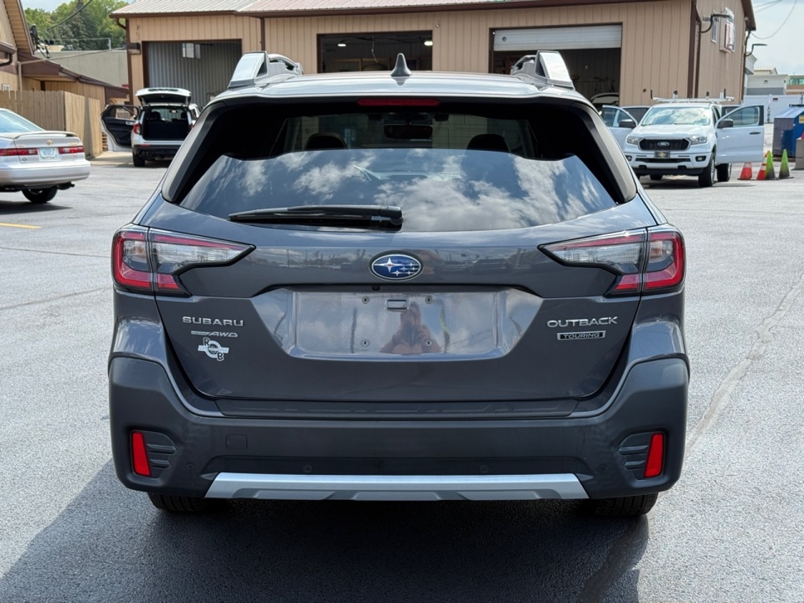 2022 Subaru Outback Touring, 38922, Photo