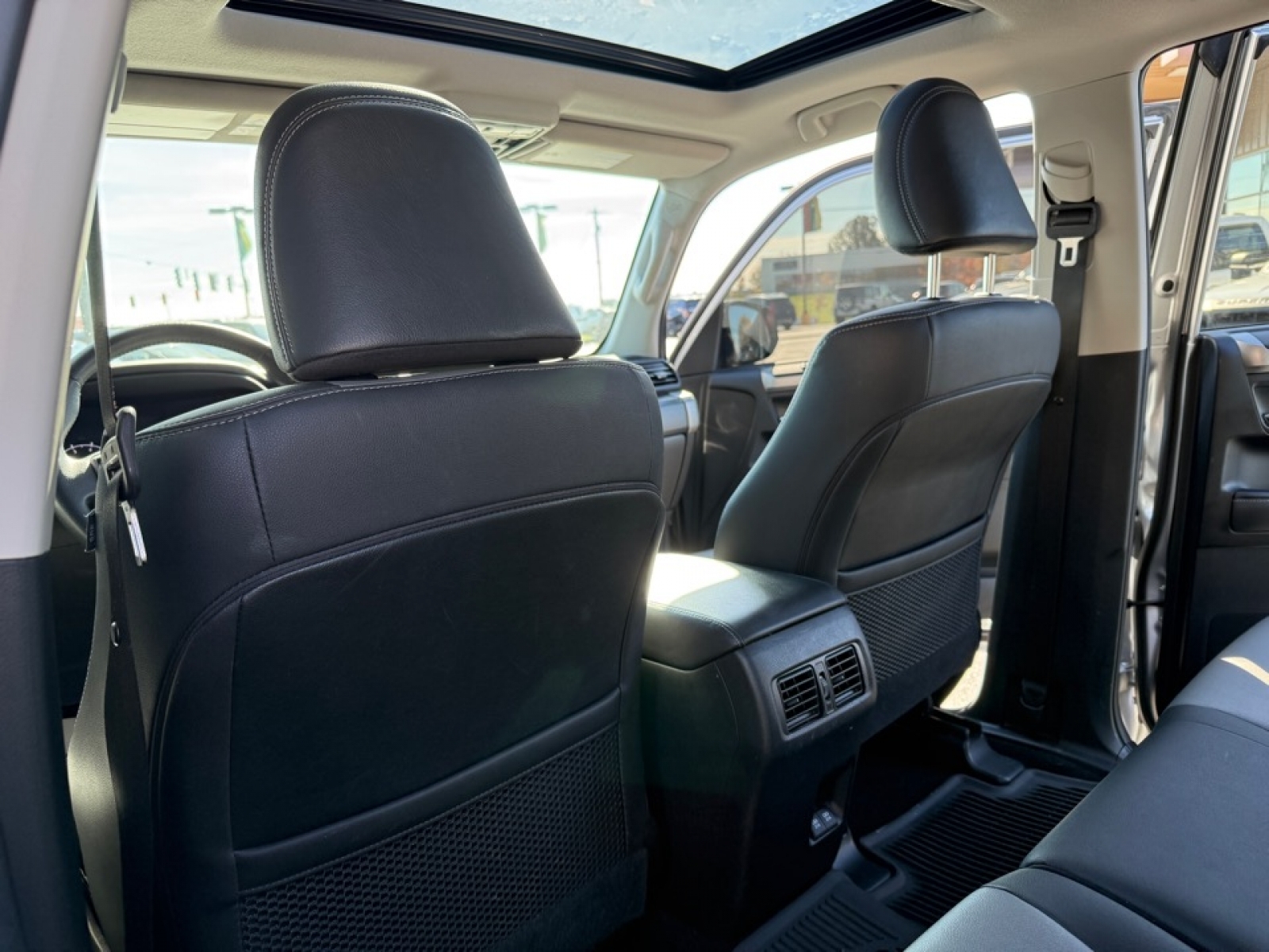 2022 Toyota 4Runner SR5 Premium, 39085, Photo