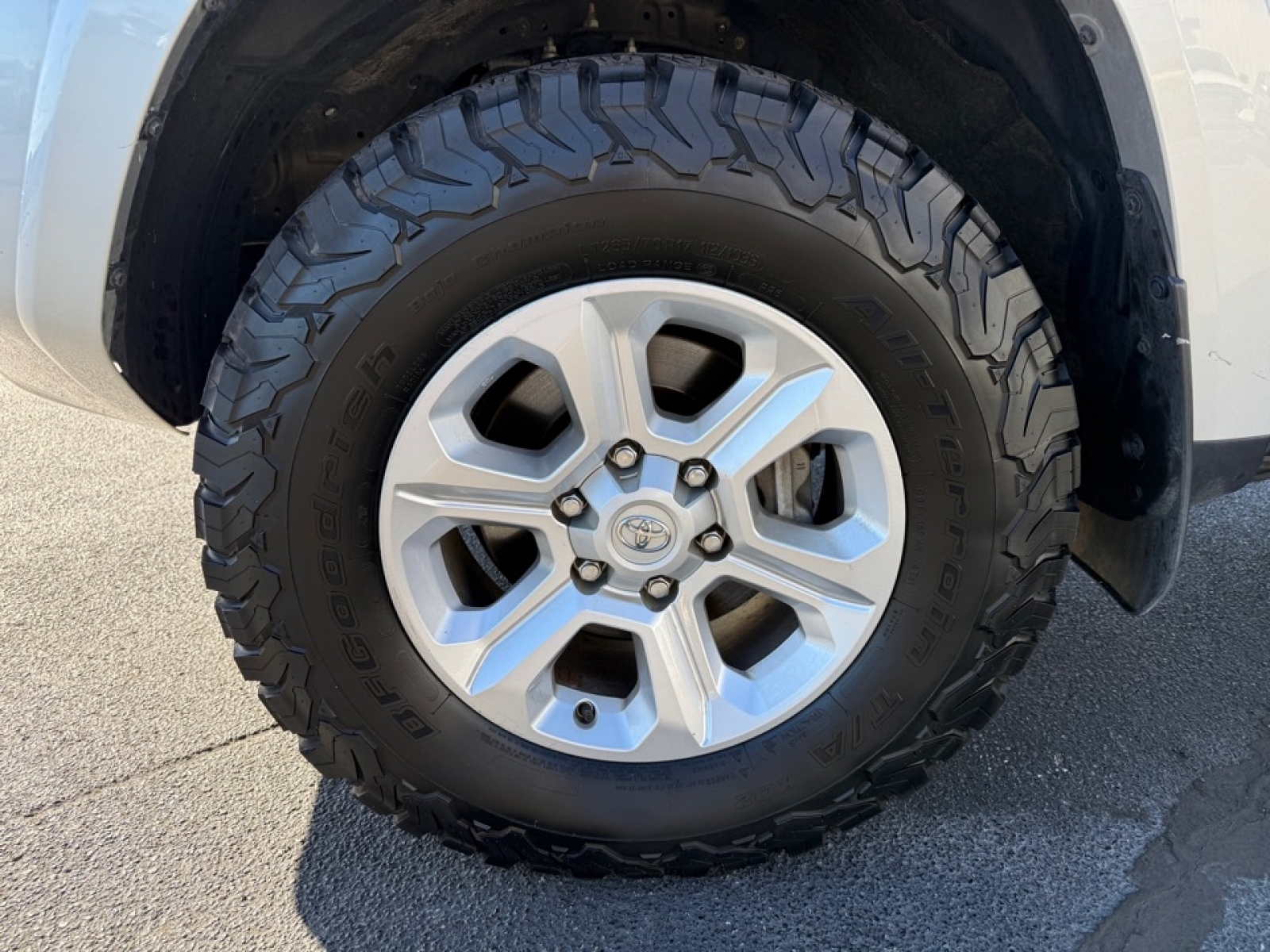 2022 Toyota 4Runner SR5 Premium, 39085, Photo