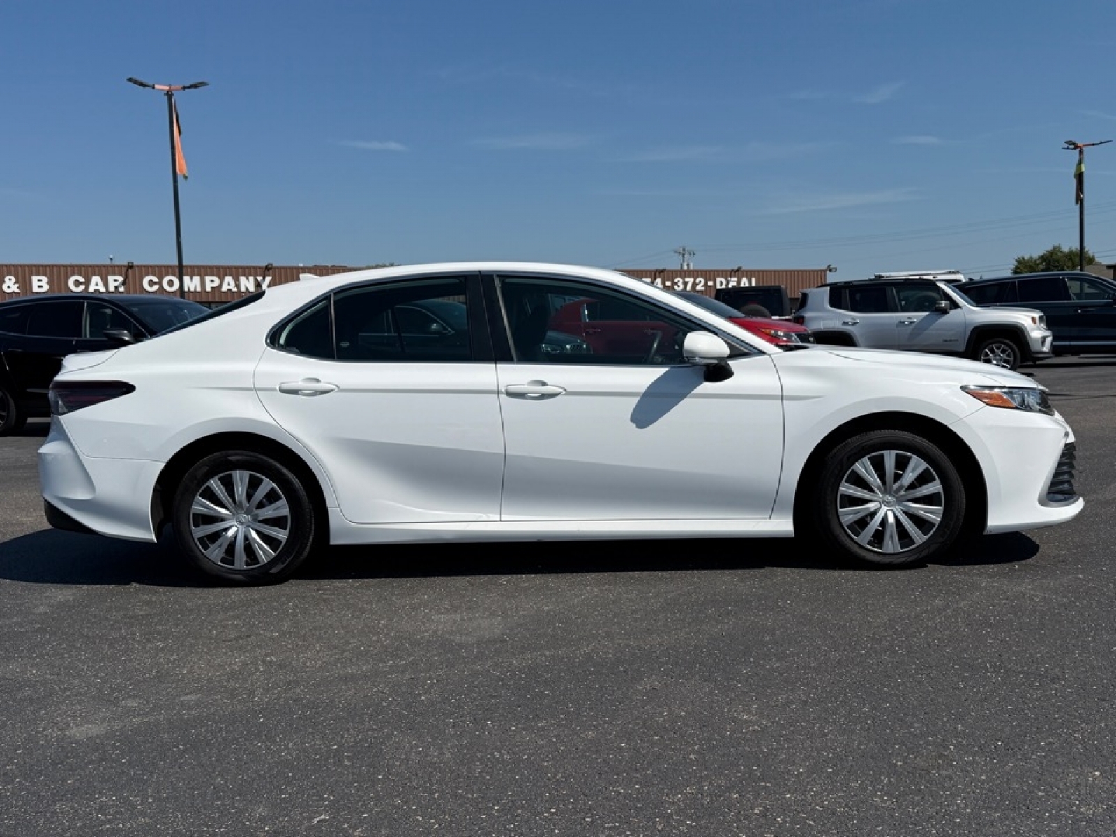 2022 Toyota Camry LE Hybrid, 38934, Photo