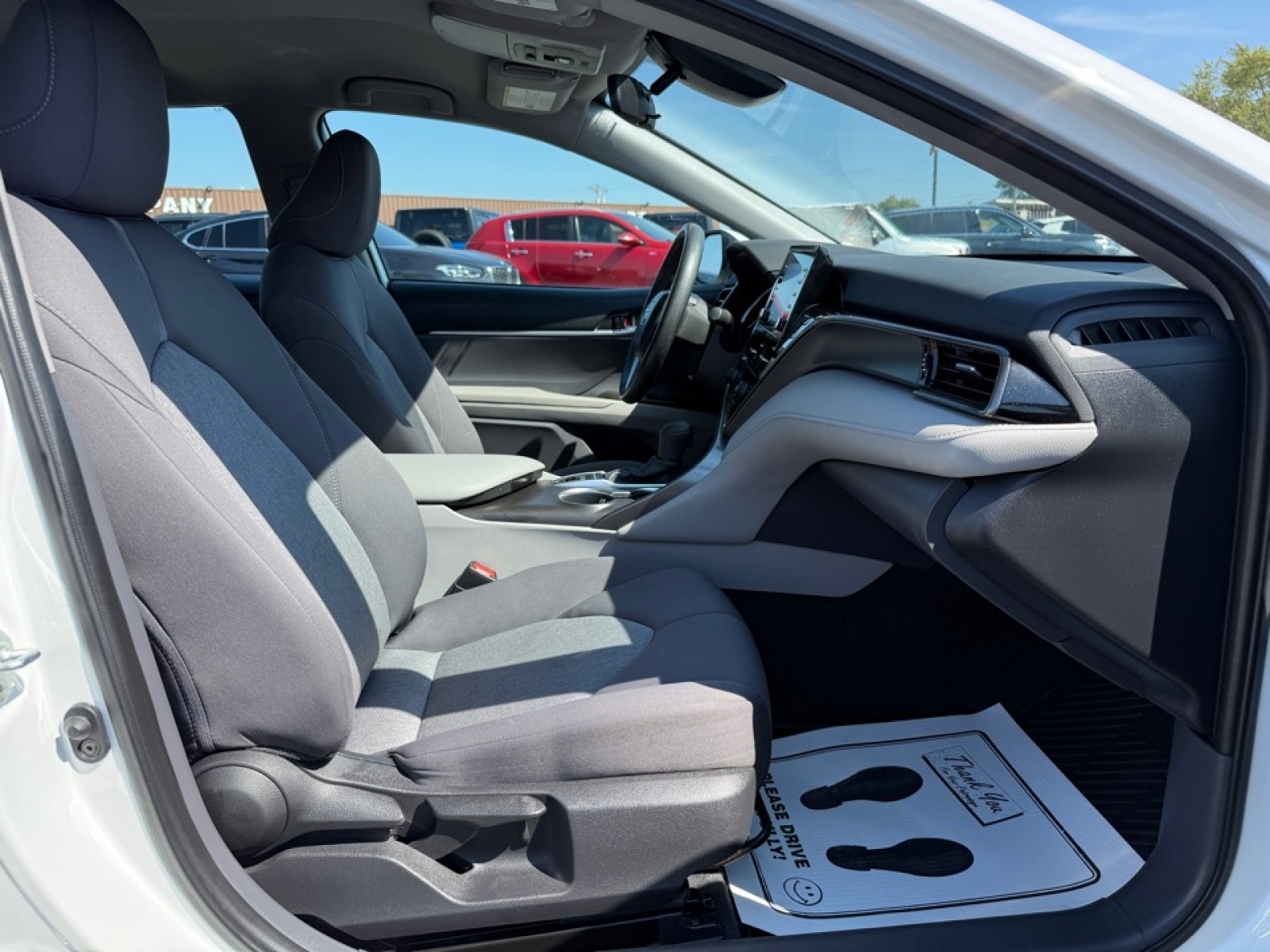 2022 Toyota Camry LE Hybrid, 38934, Photo