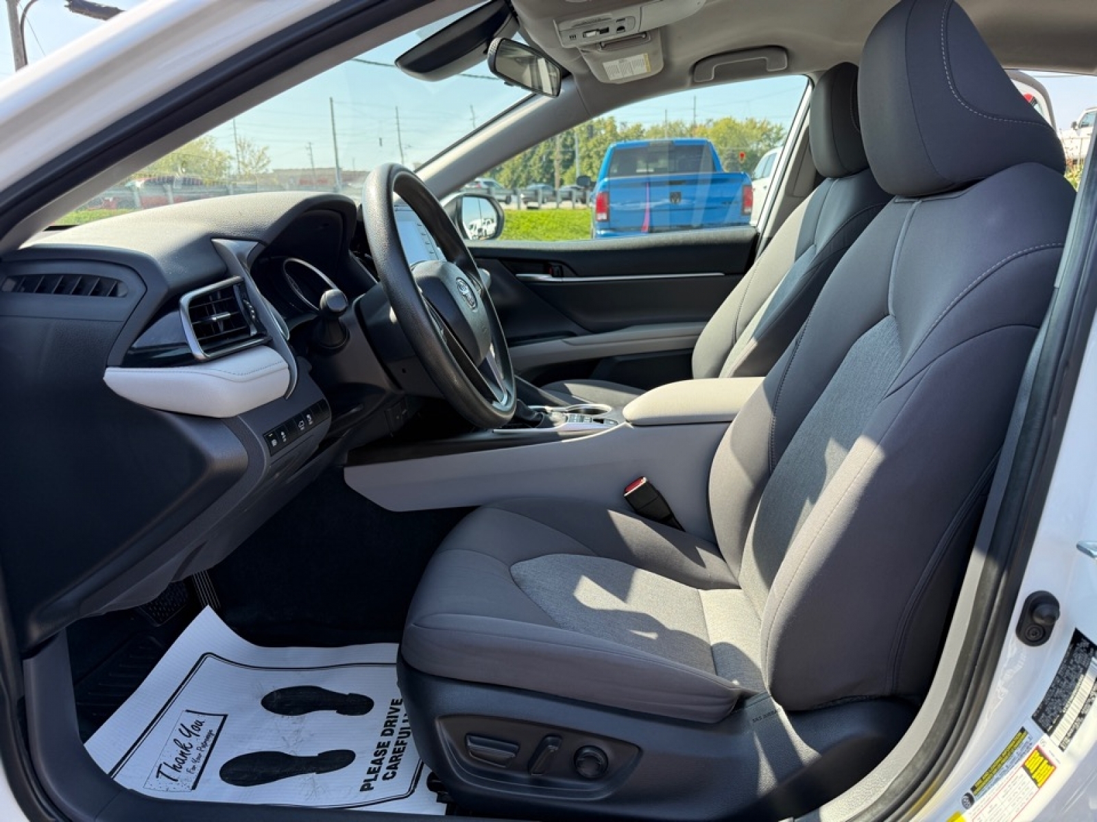 2022 Toyota Camry LE Hybrid, 38934, Photo