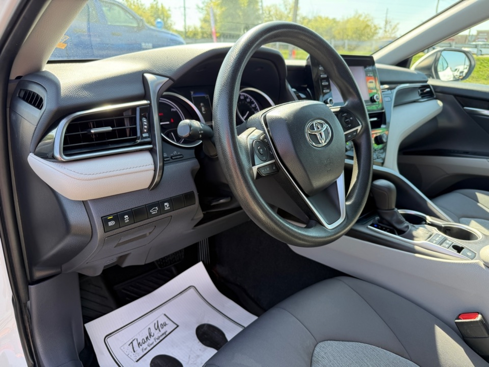 2022 Toyota Camry LE Hybrid, 38934, Photo