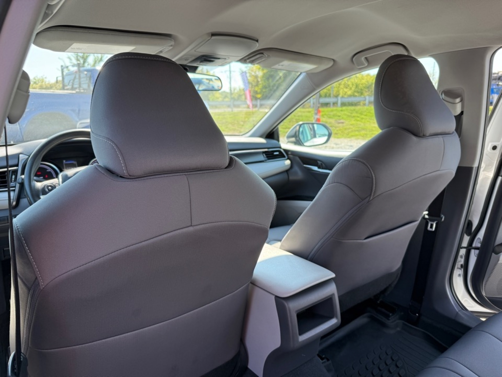 2022 Toyota Camry LE Hybrid, 38934, Photo