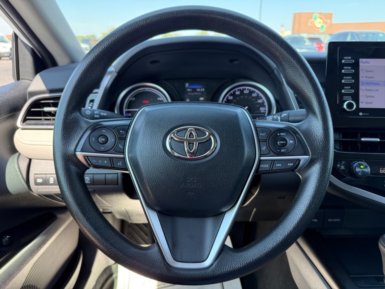 2022 Toyota Camry LE Hybrid, 38934, Photo