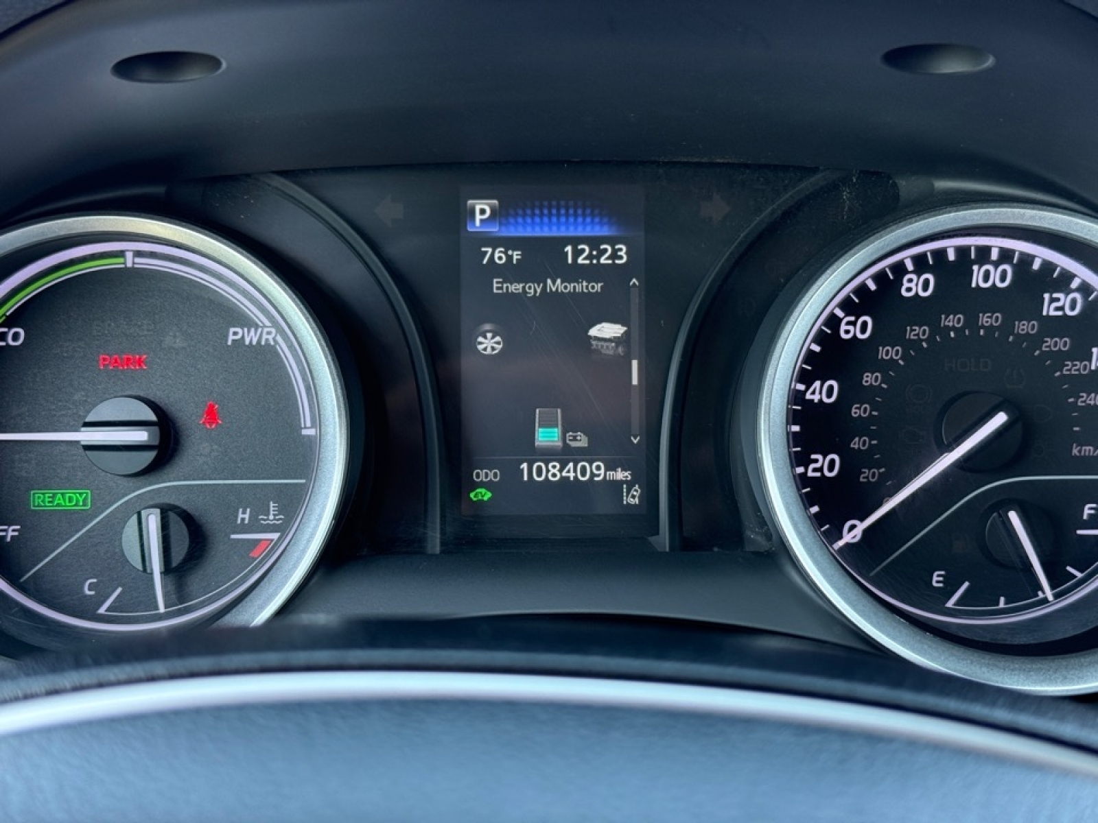 2022 Toyota Camry LE Hybrid, 38934, Photo