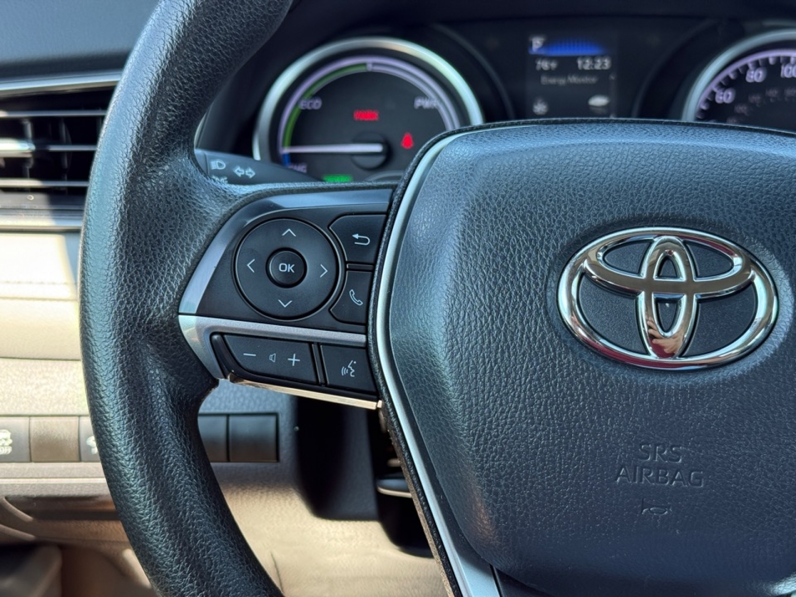 2022 Toyota Camry LE Hybrid, 38934, Photo