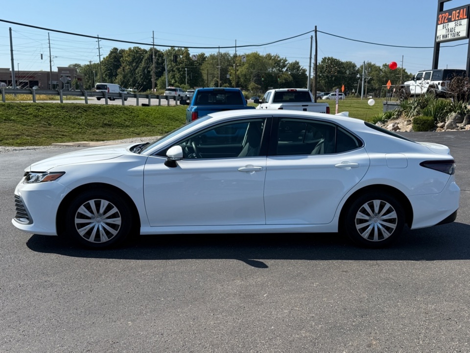 2022 Toyota Camry LE Hybrid, 38934, Photo