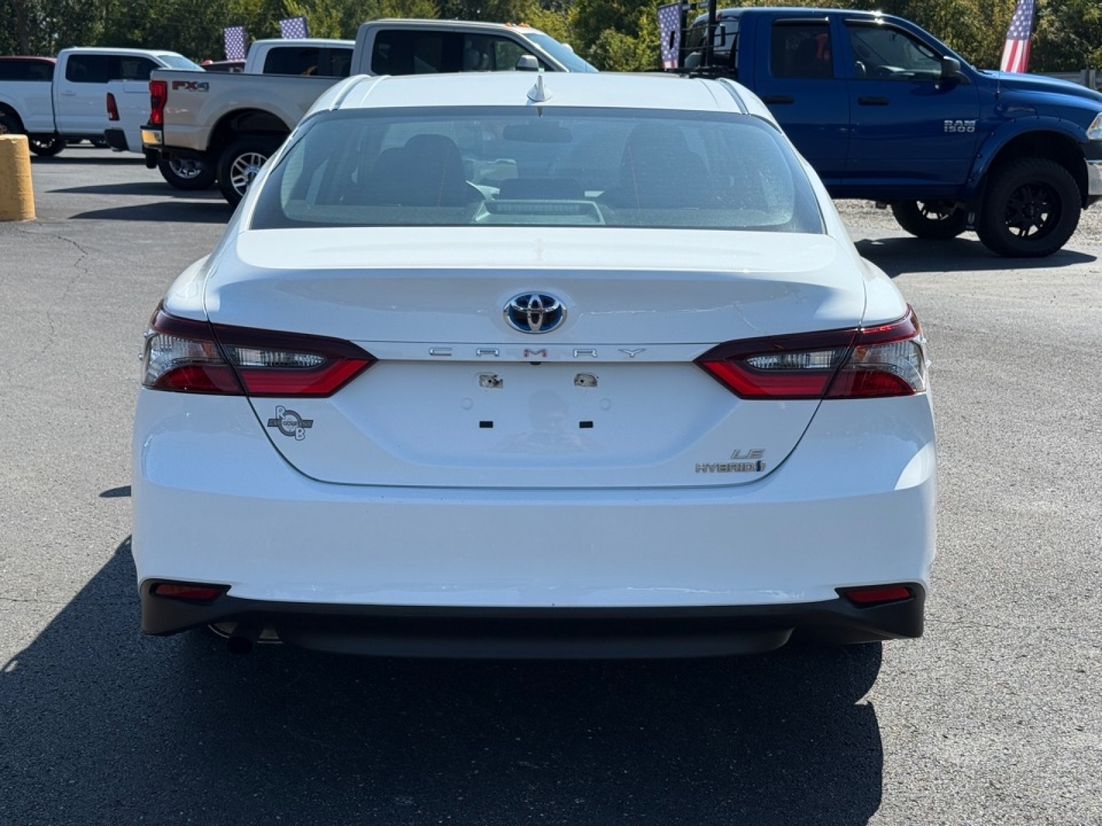2022 Toyota Camry LE Hybrid, 38934, Photo