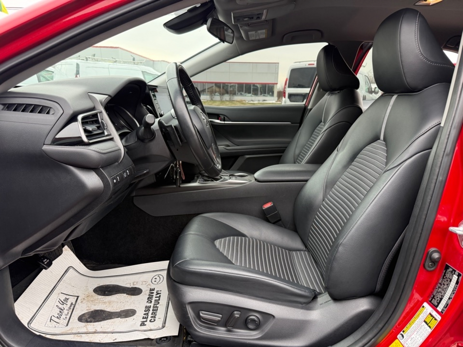 2022 Toyota Camry SE, 39033A, Photo