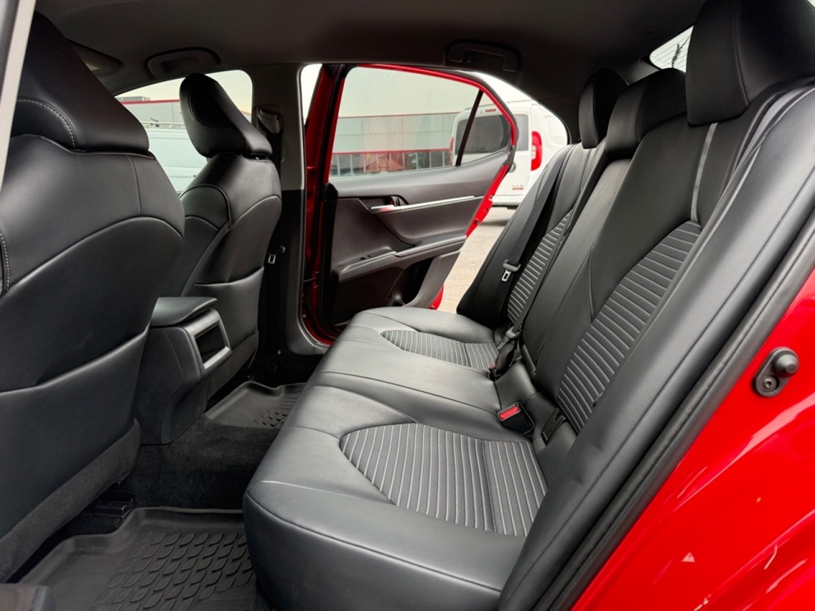 2022 Toyota Camry SE, 39033A, Photo