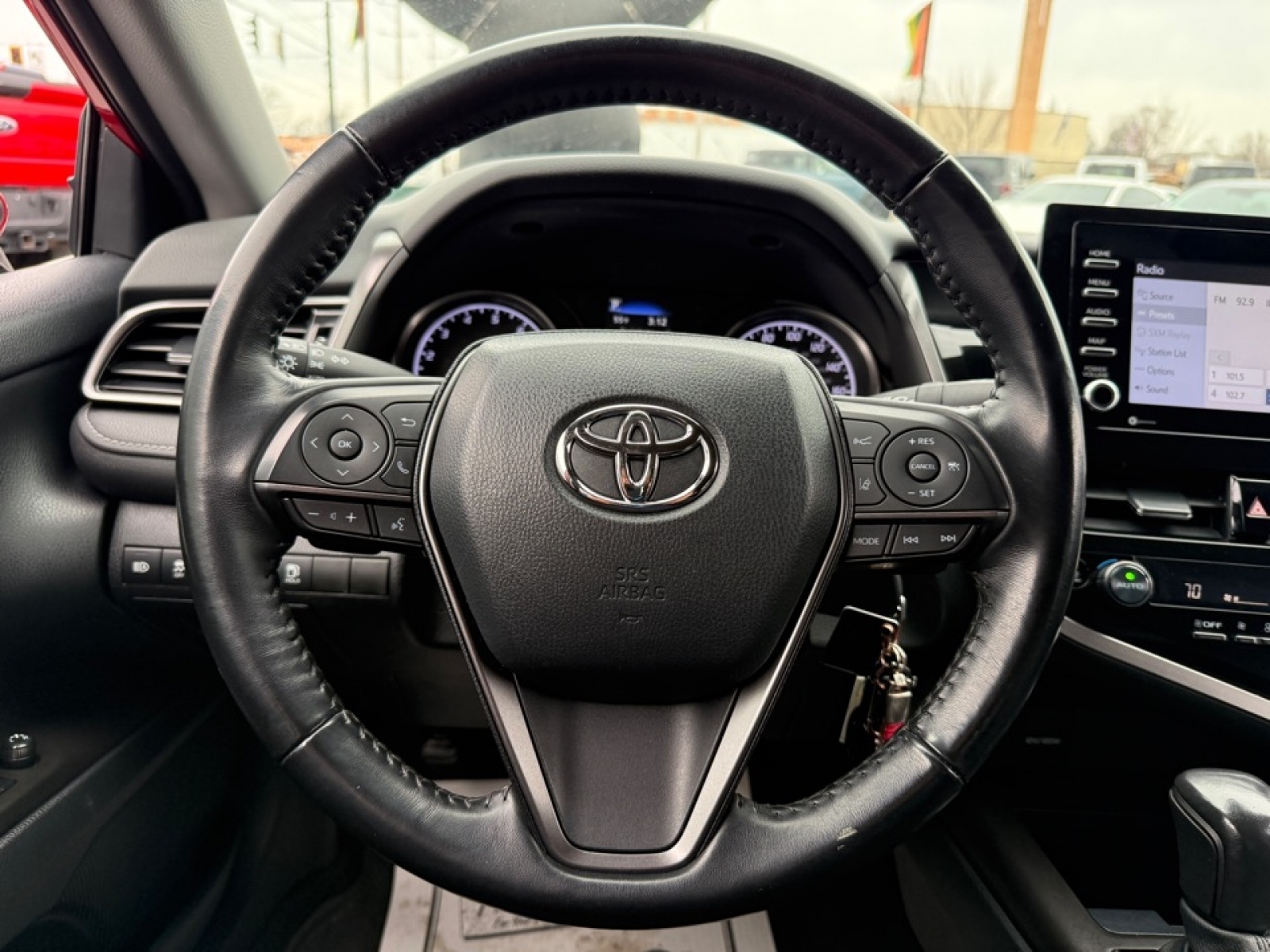 2022 Toyota Camry SE, 39033A, Photo