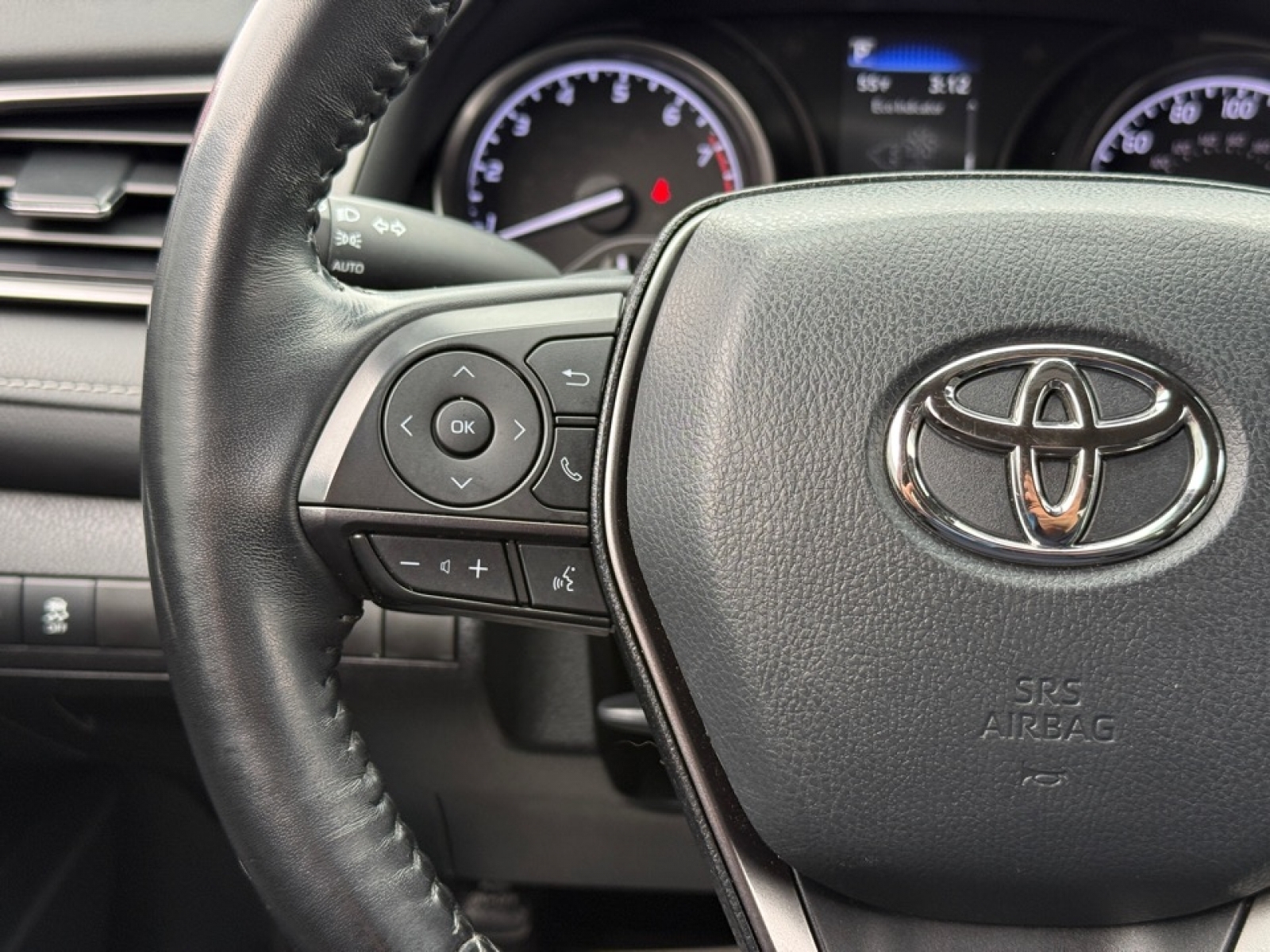 2022 Toyota Camry SE, 39033A, Photo