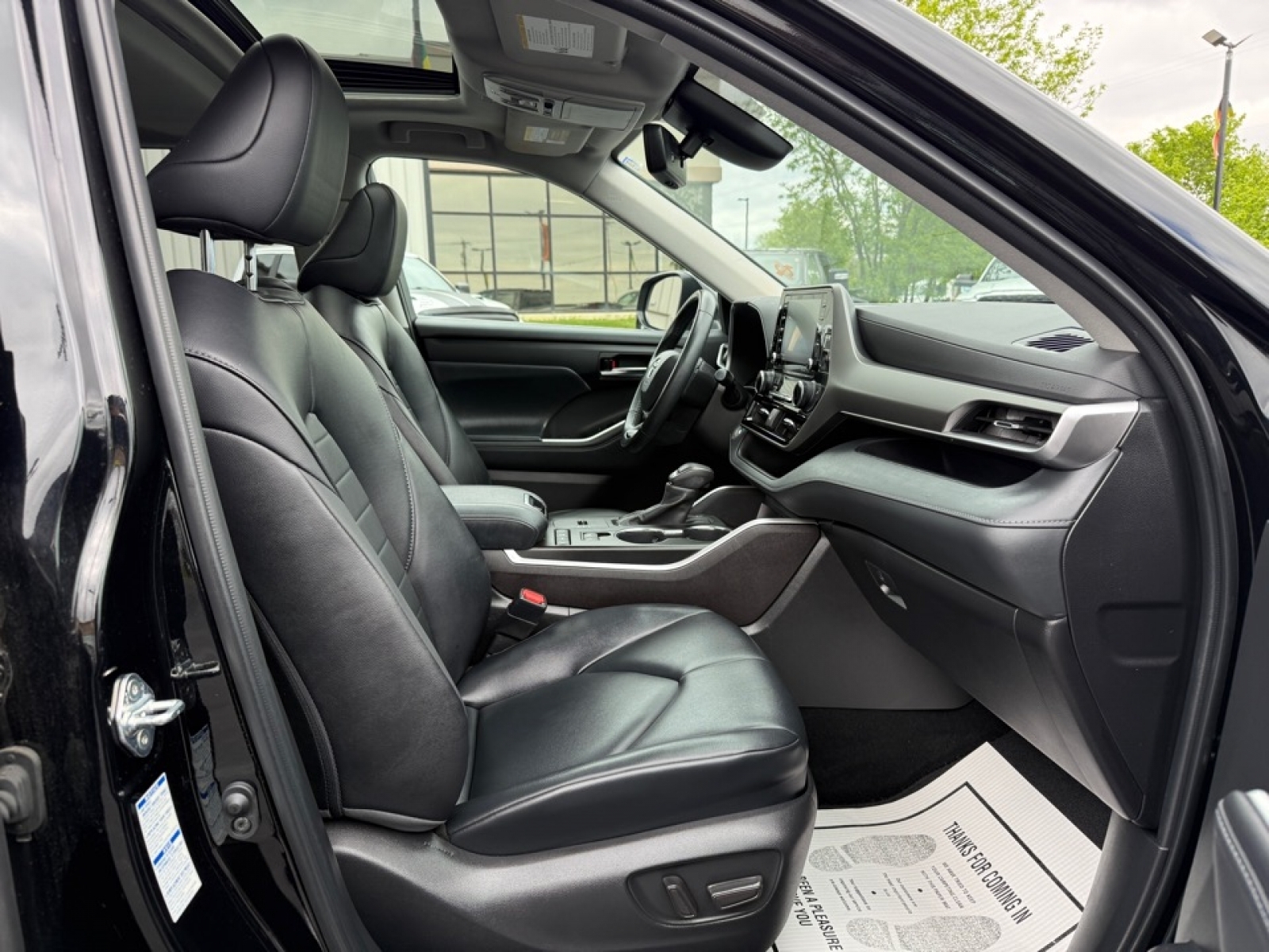 2022 Toyota Highlander Hybrid XLE, 39852, Photo
