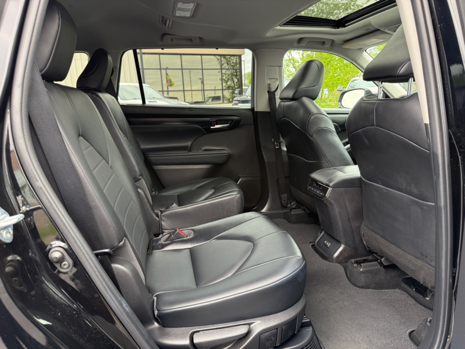 2022 Toyota Highlander Hybrid XLE, 39852, Photo