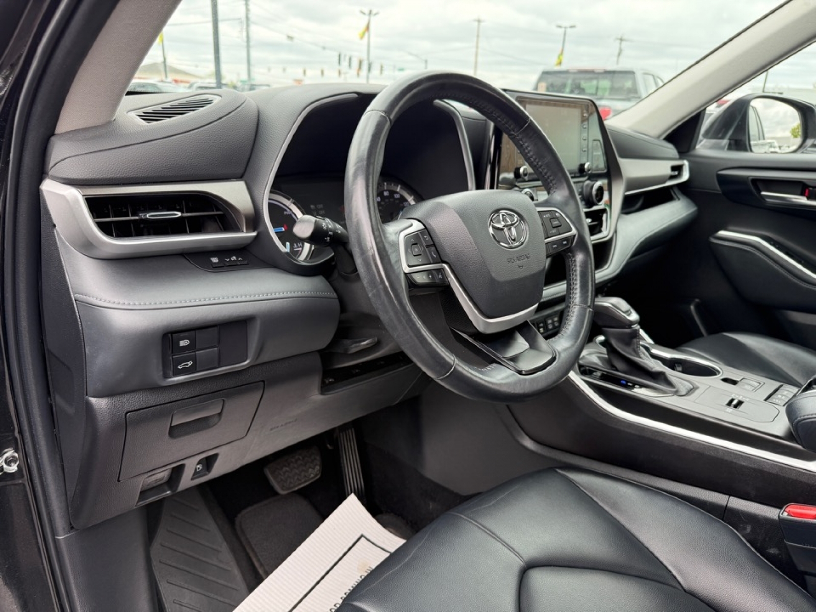 2022 Toyota Highlander Hybrid XLE, 39852, Photo