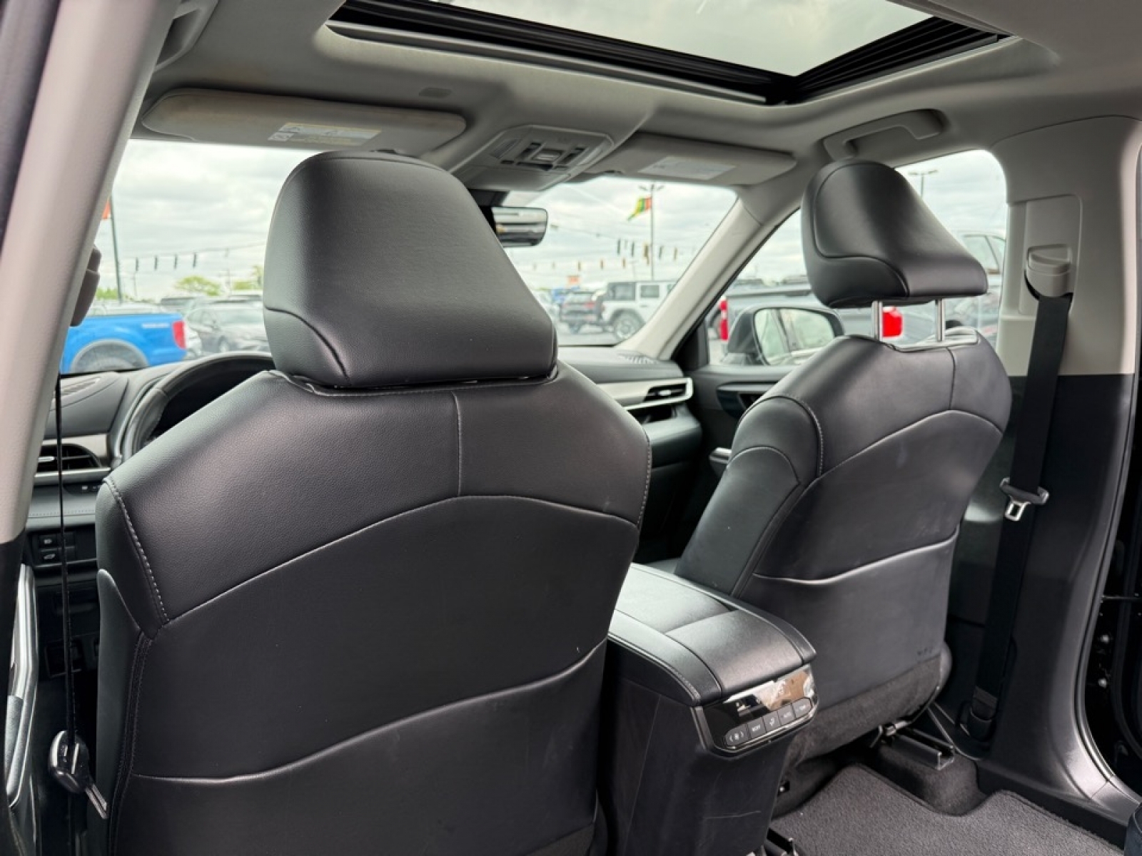 2022 Toyota Highlander Hybrid XLE, 39852, Photo