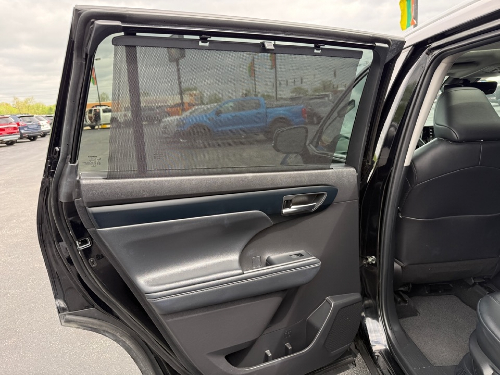 2022 Toyota Highlander Hybrid XLE, 39852, Photo
