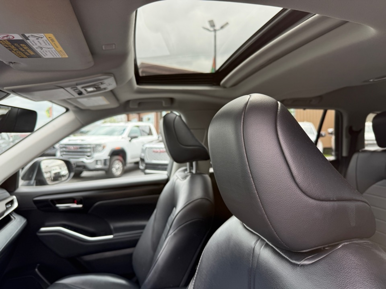2022 Toyota Highlander Hybrid XLE, 39852, Photo