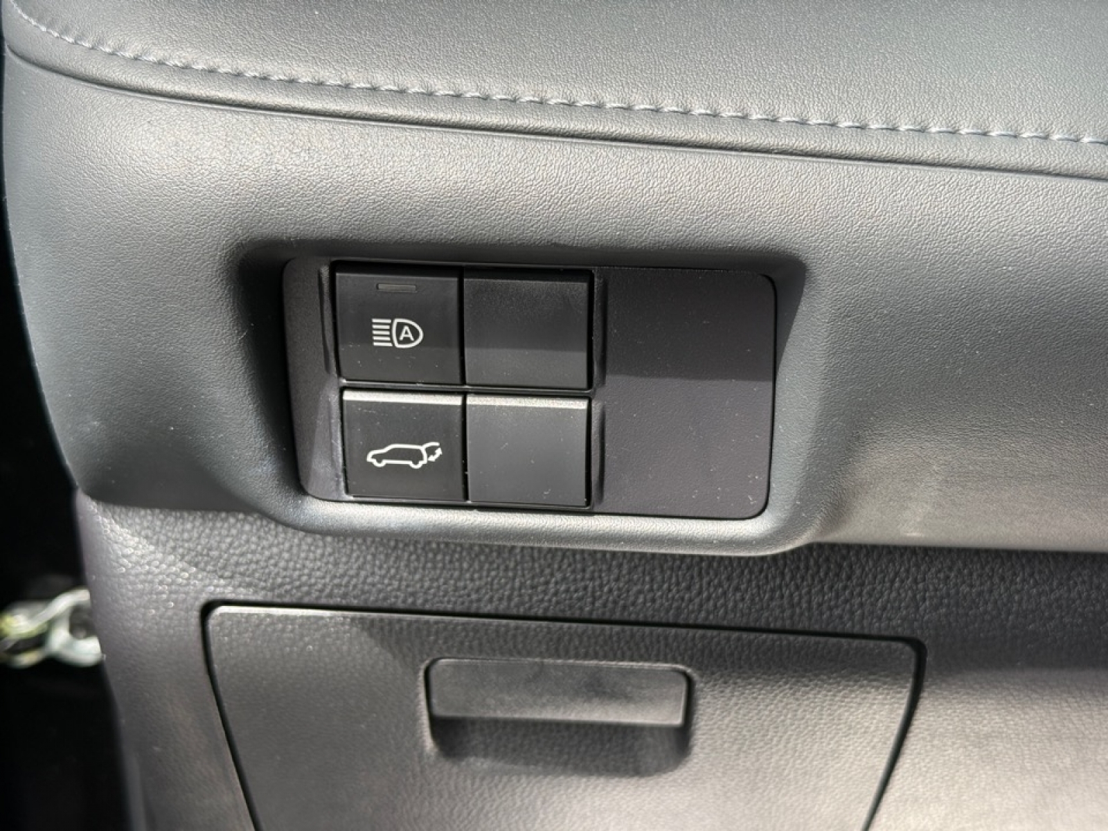2022 Toyota Highlander Hybrid XLE, 39852, Photo
