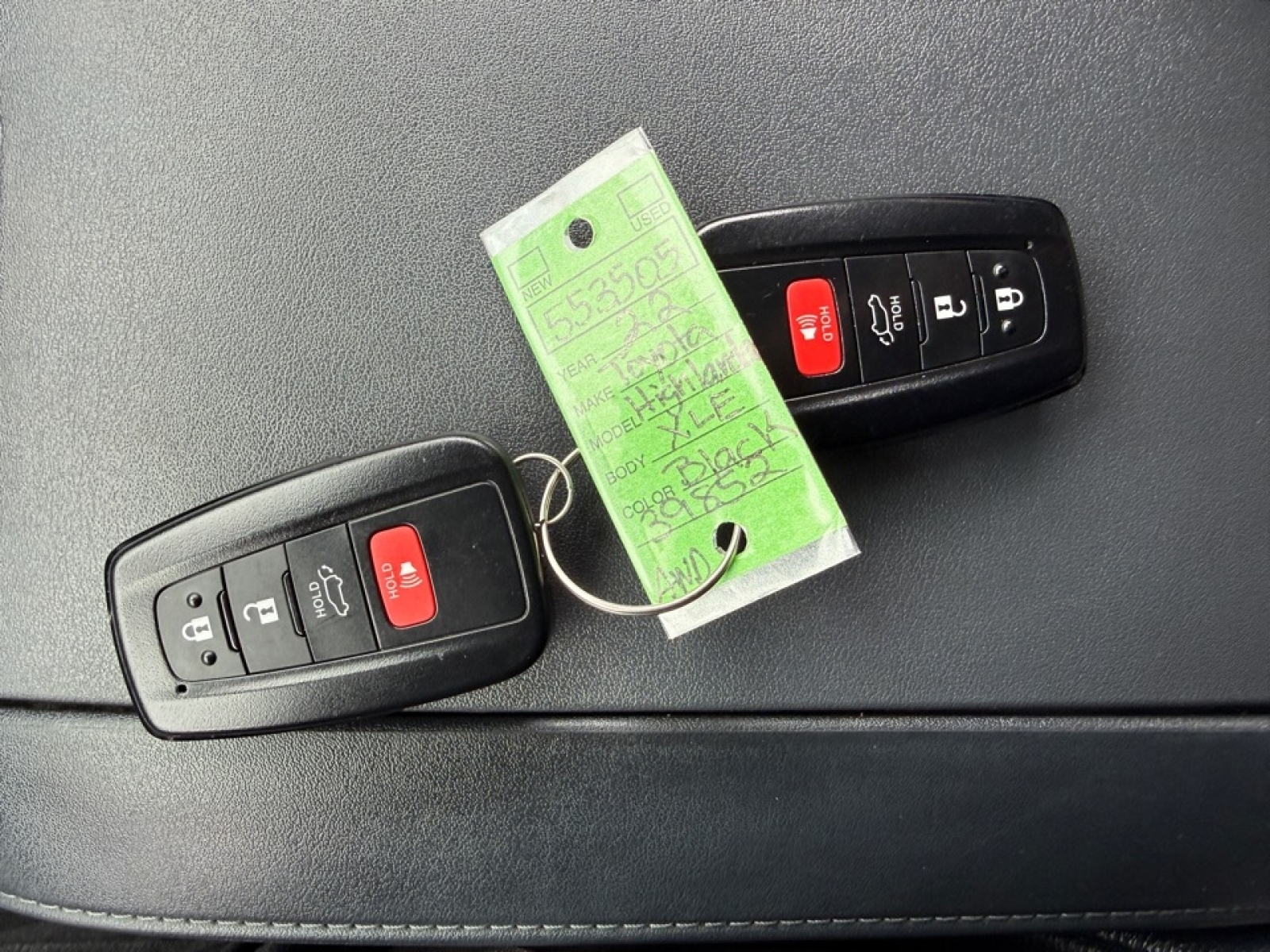 2022 Toyota Highlander Hybrid XLE, 39852, Photo