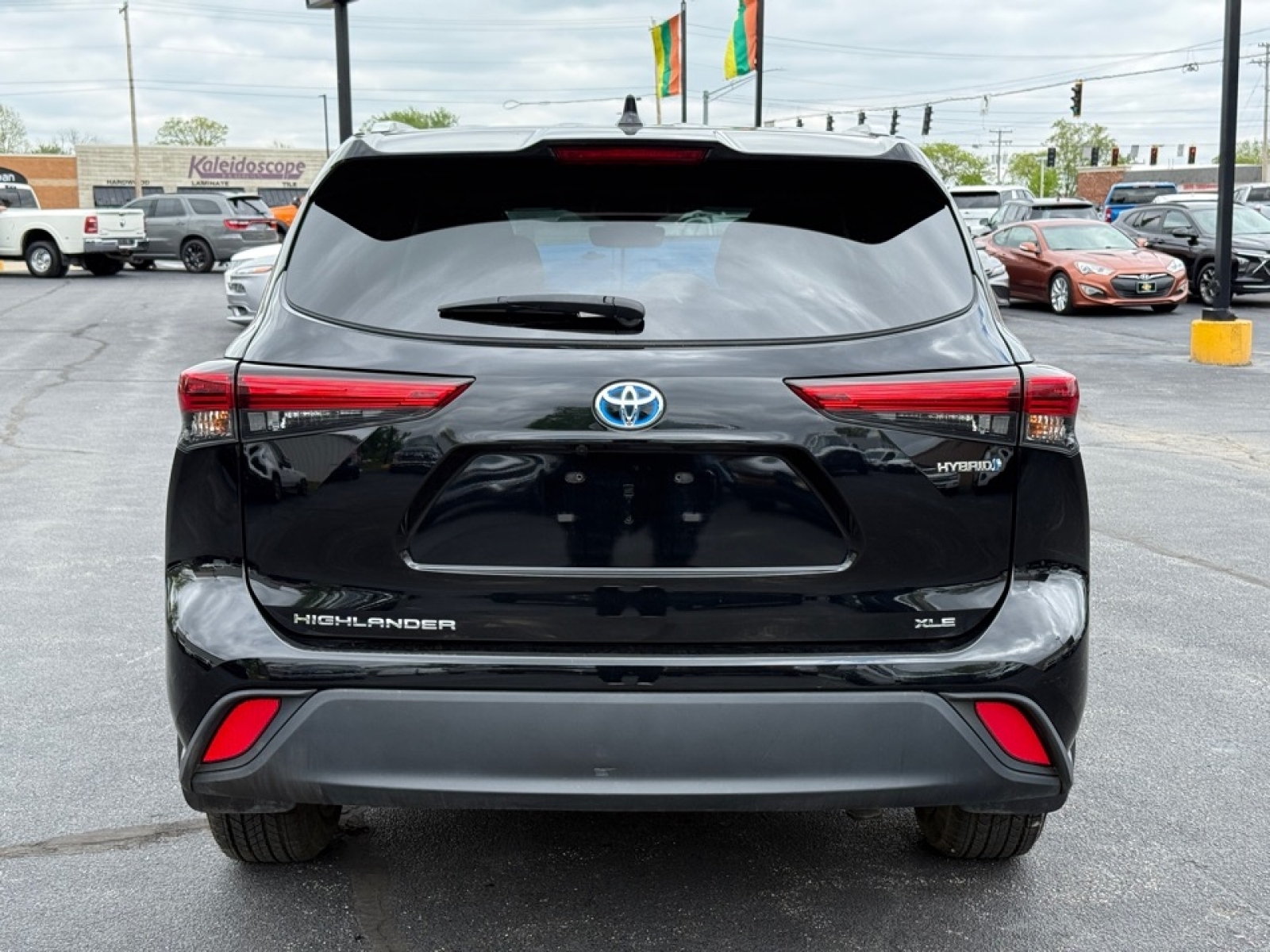 2022 Toyota Highlander Hybrid XLE, 39852, Photo