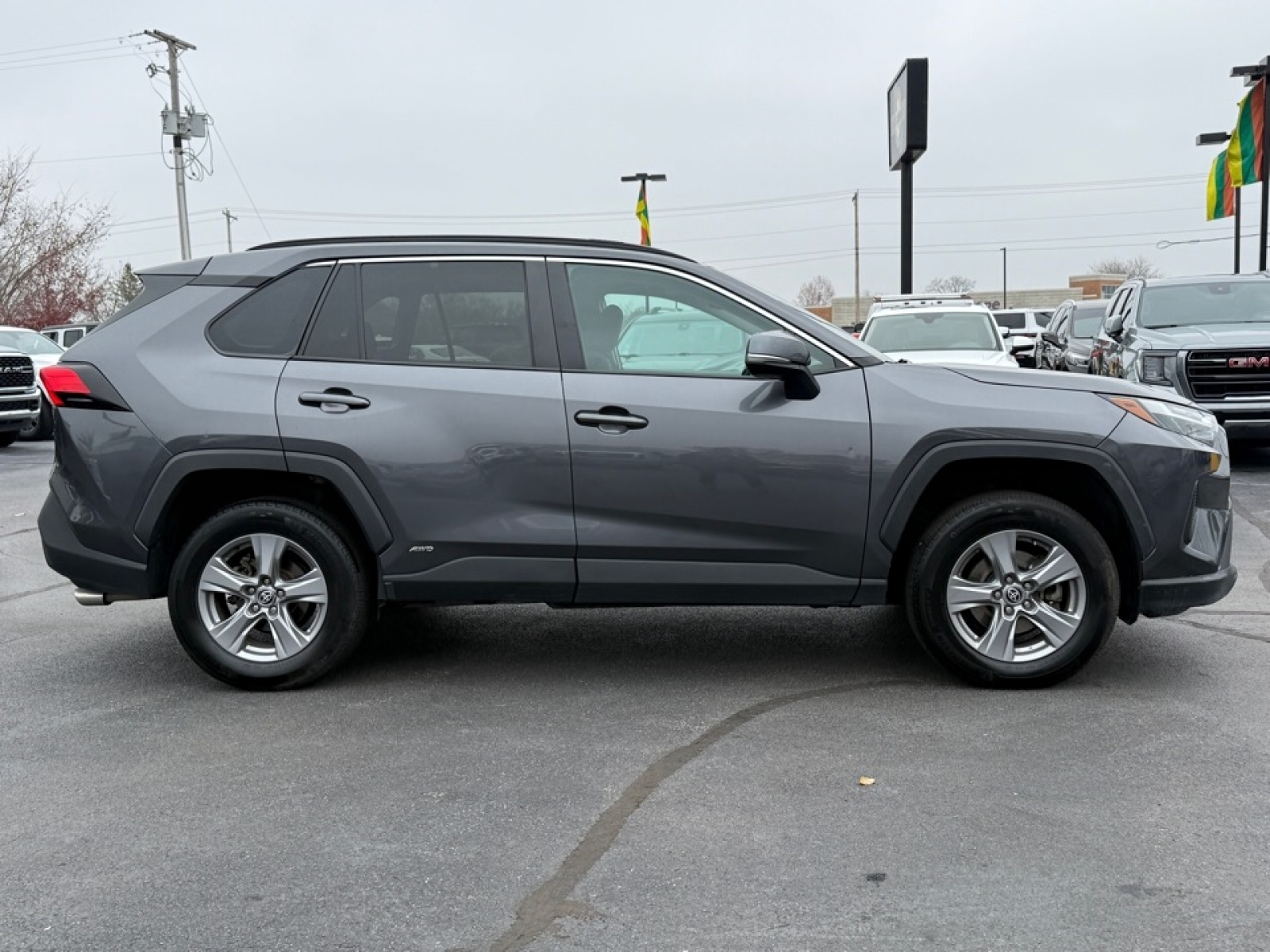 2022 Toyota RAV4 Hybrid XLE, 39164, Photo