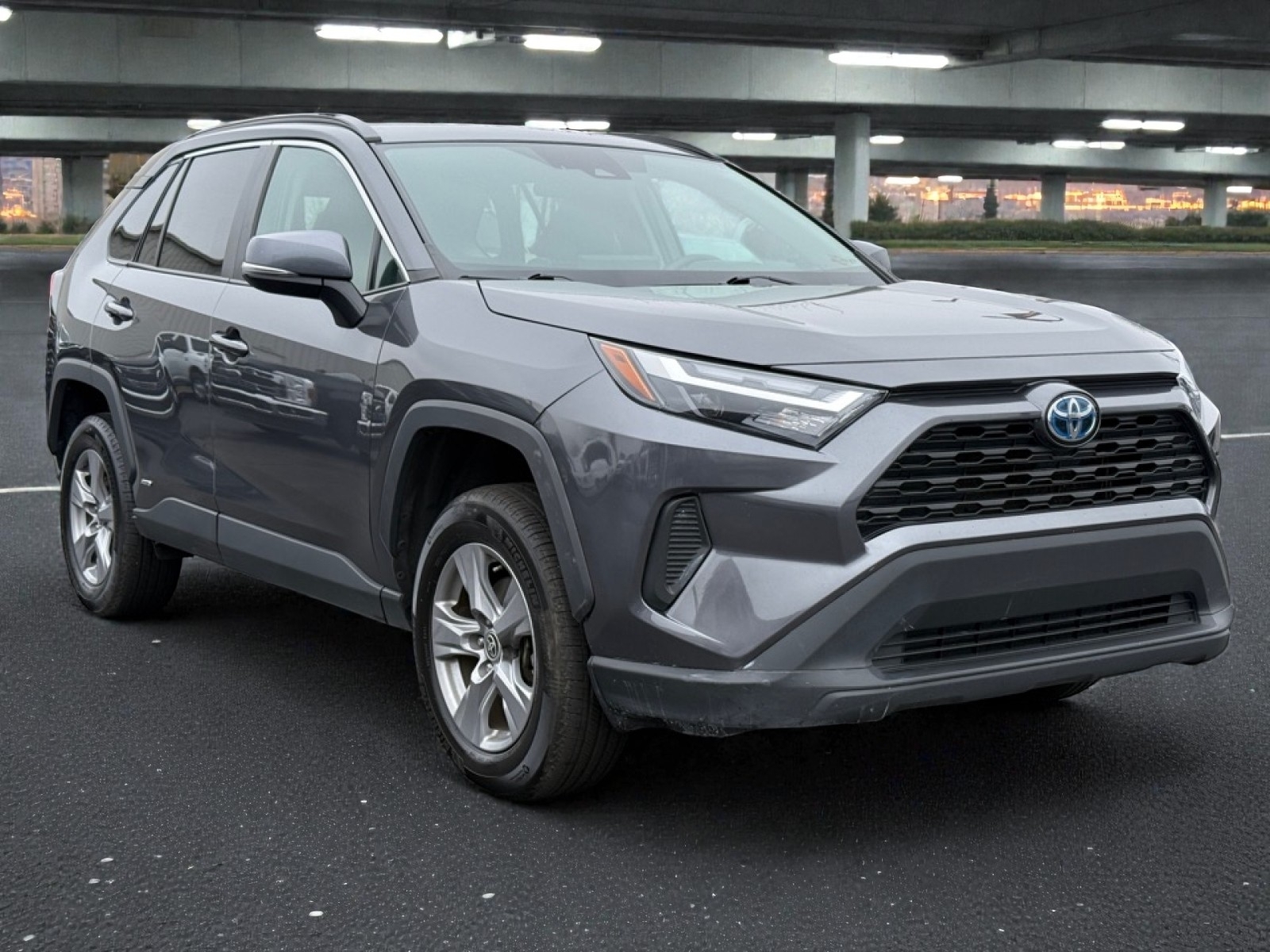2022 Toyota RAV4 Hybrid XLE, 39164, Photo