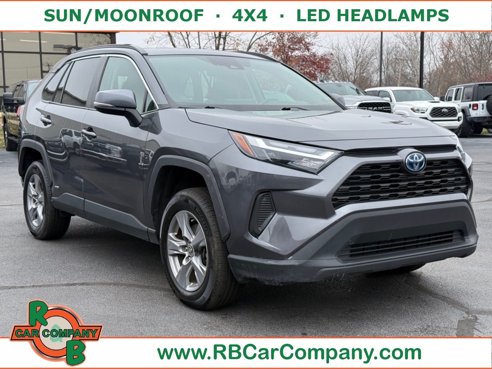 2021 Toyota RAV4 XLE, 39235, Photo 1