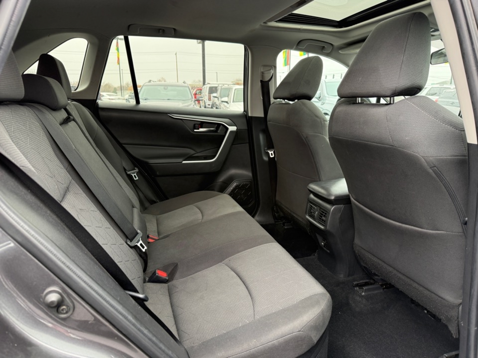 2022 Toyota RAV4 Hybrid XLE, 39164, Photo