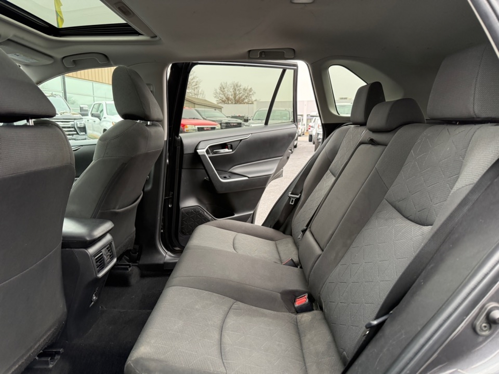 2022 Toyota RAV4 Hybrid XLE, 39164, Photo