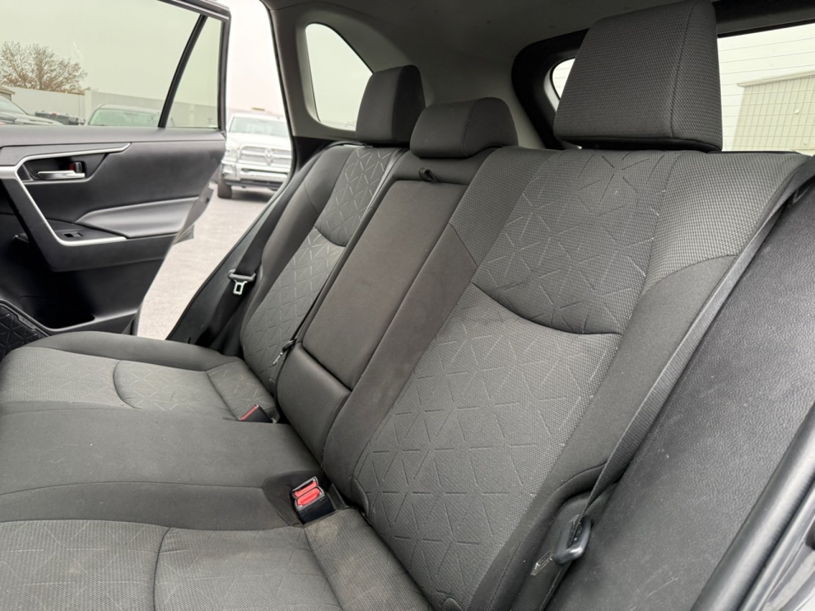 2022 Toyota RAV4 Hybrid XLE, 39164, Photo