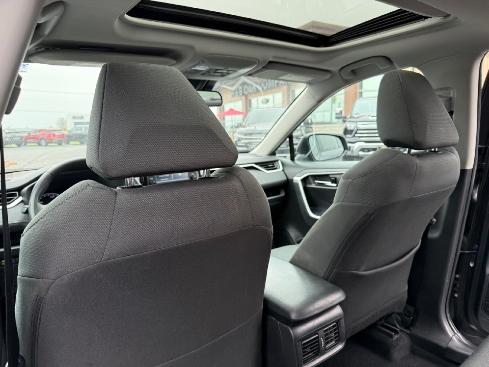 2022 Toyota RAV4 Hybrid XLE, 39164, Photo