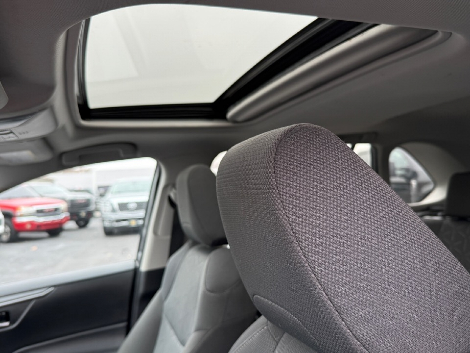 2022 Toyota RAV4 Hybrid XLE, 39164, Photo