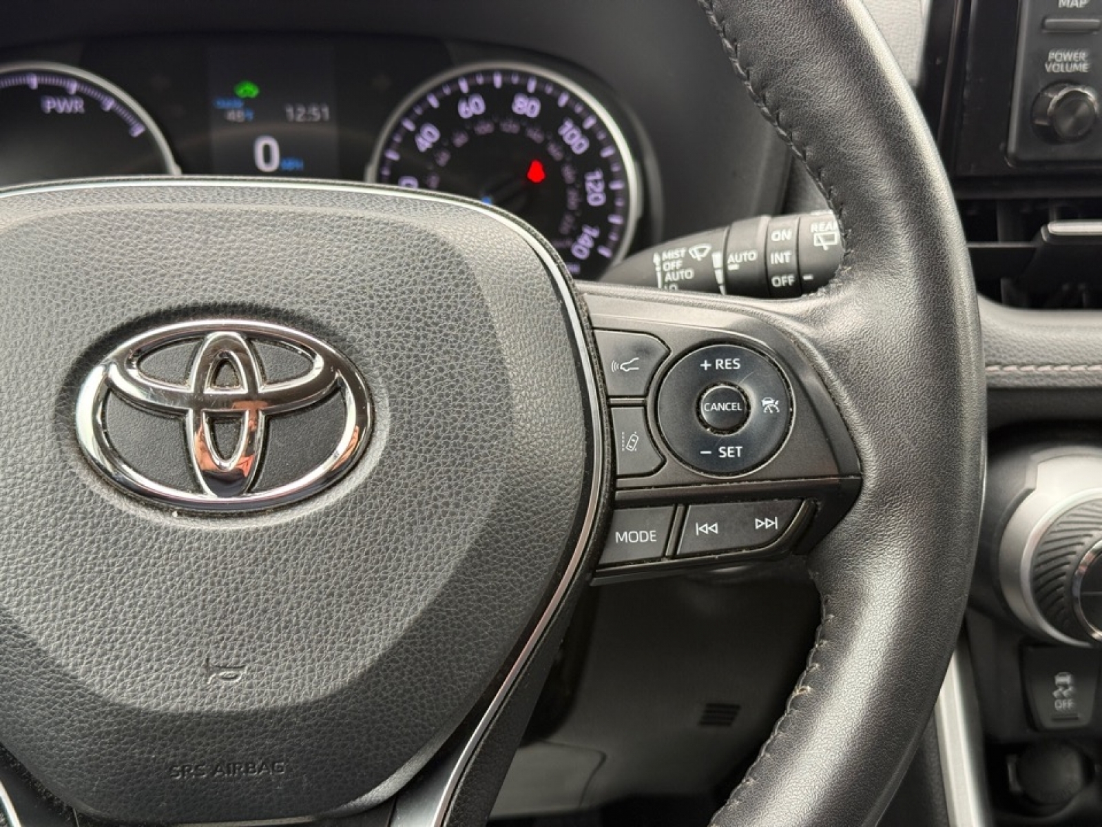 2022 Toyota RAV4 Hybrid XLE, 39164, Photo