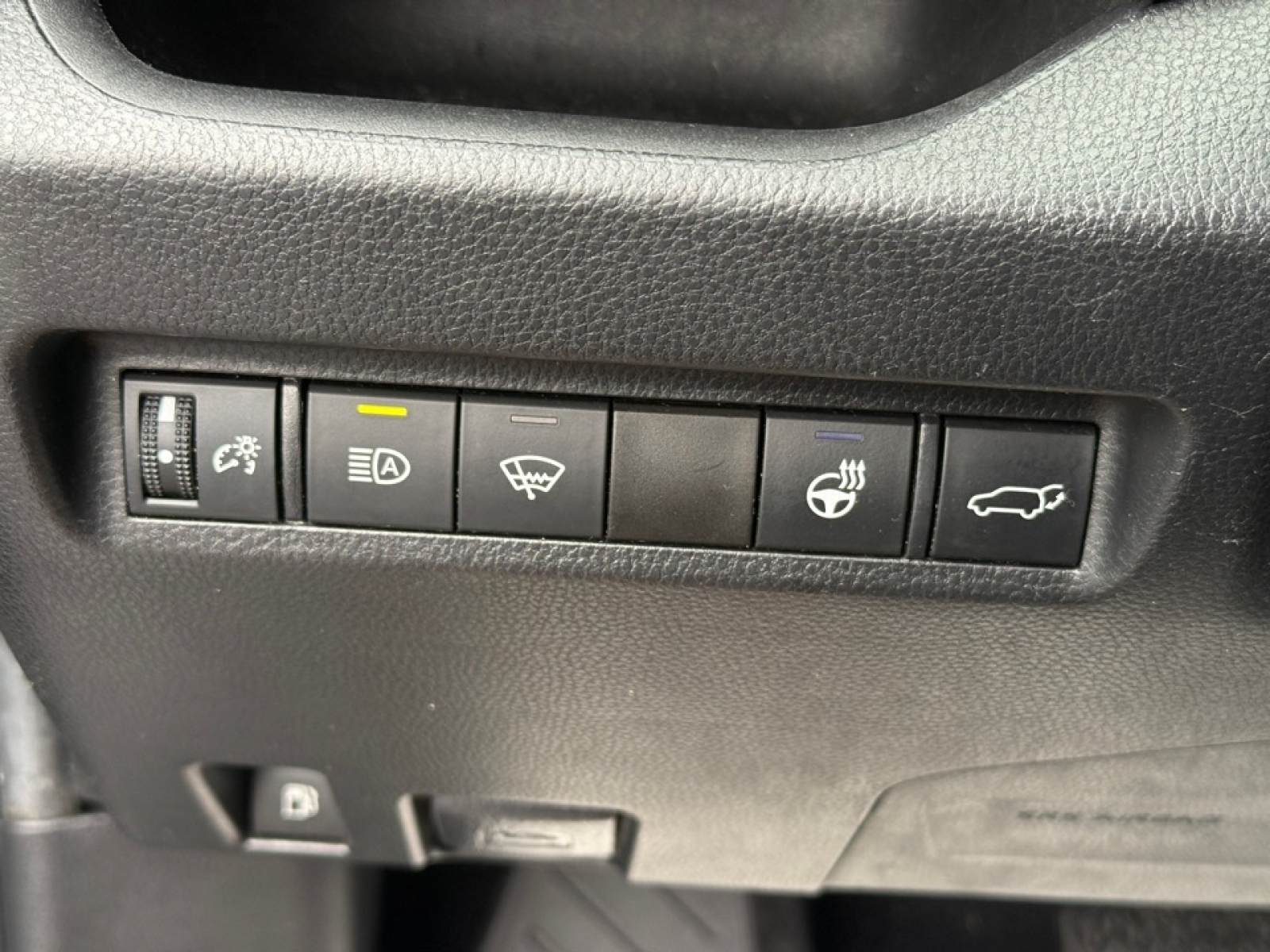 2022 Toyota RAV4 Hybrid XLE, 39164, Photo