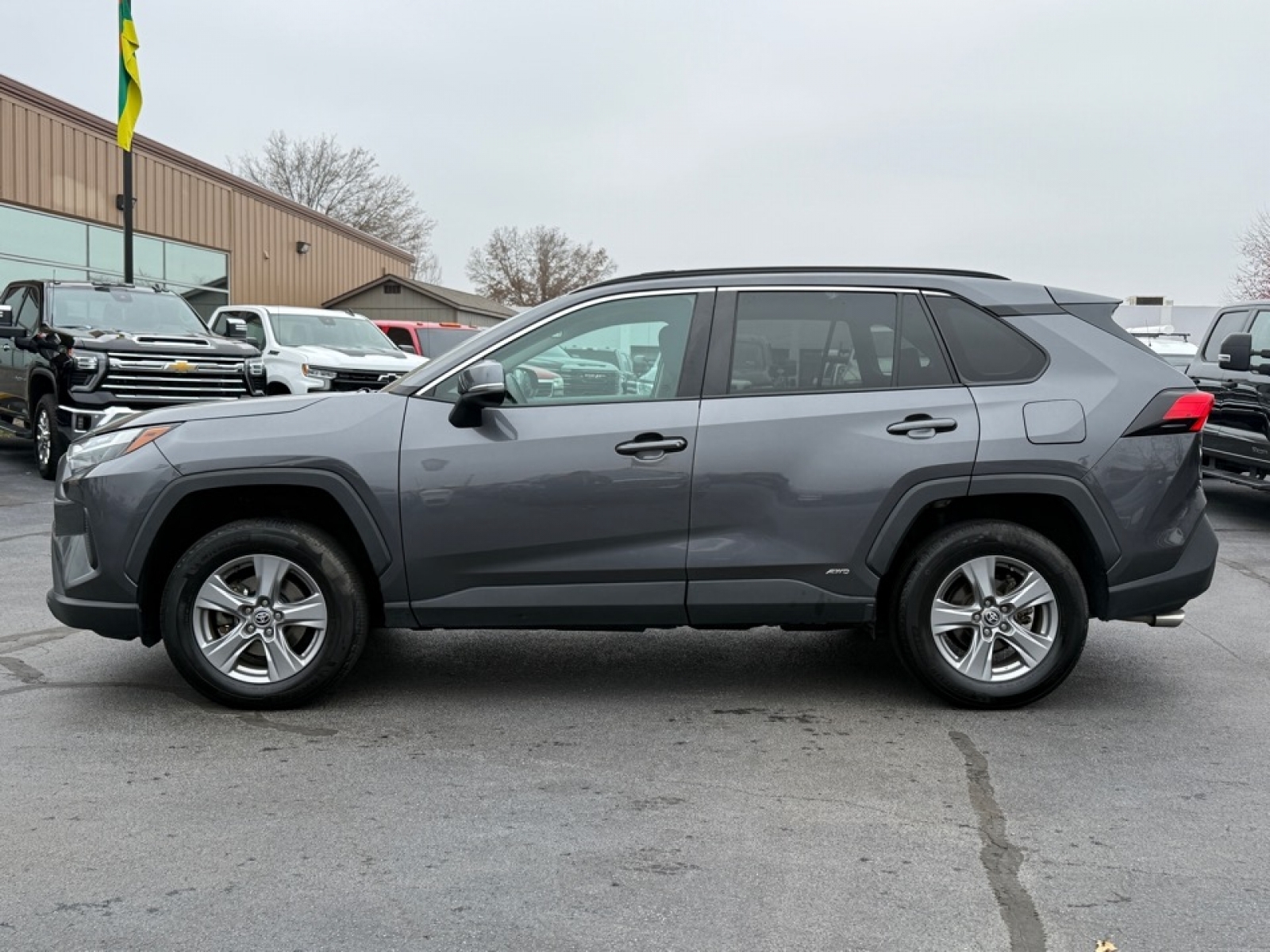 2022 Toyota RAV4 Hybrid XLE, 39164, Photo