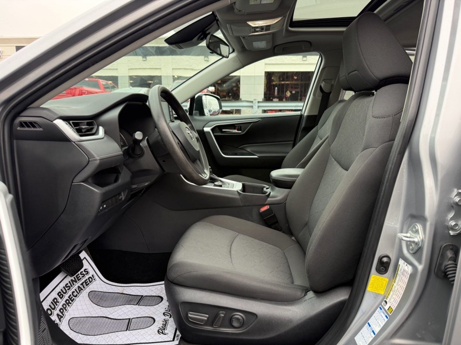 2022 Toyota RAV4 Hybrid XLE, 39196, Photo