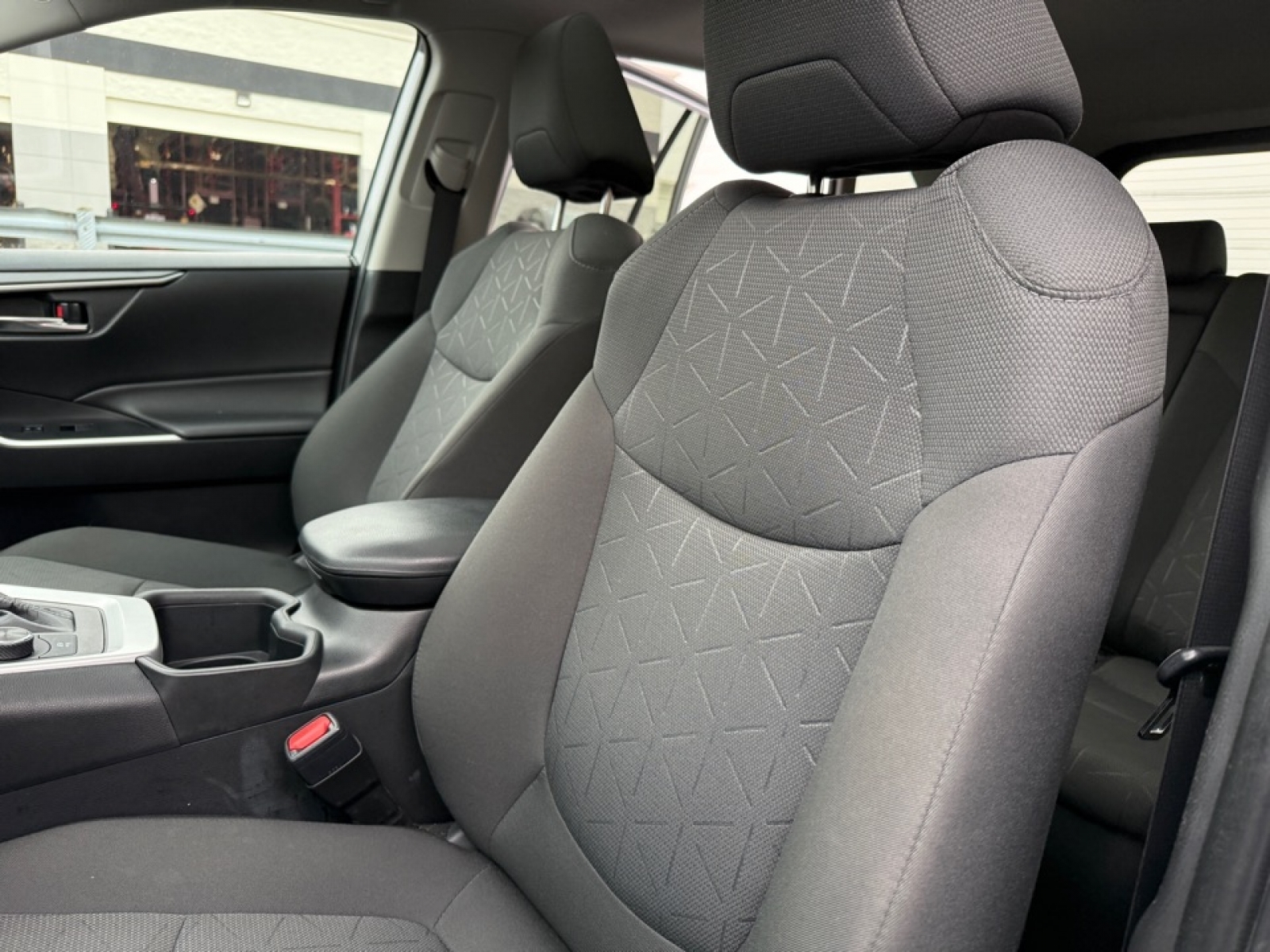 2022 Toyota RAV4 Hybrid XLE, 39196, Photo