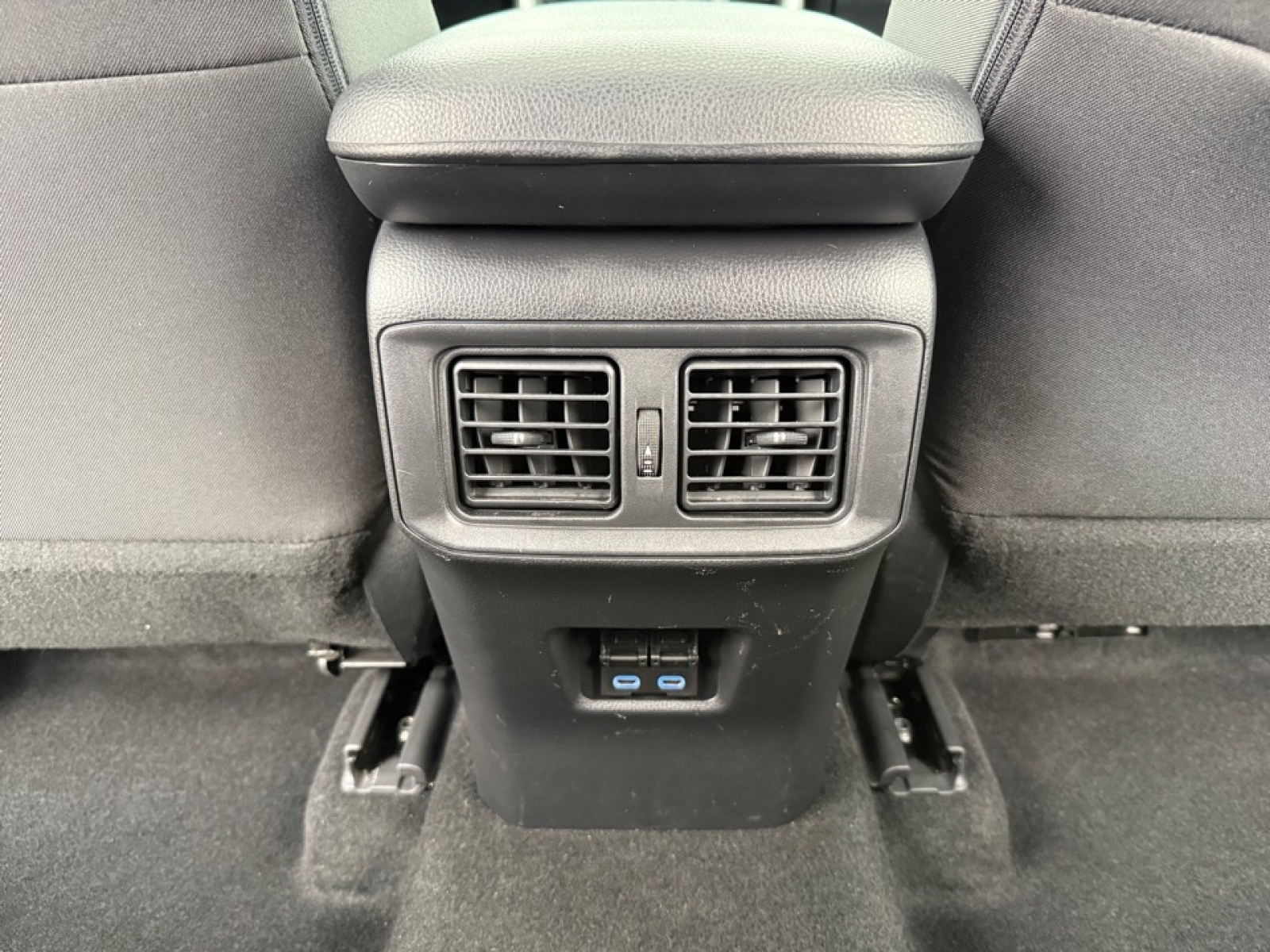 2022 Toyota RAV4 Hybrid XLE, 39196, Photo