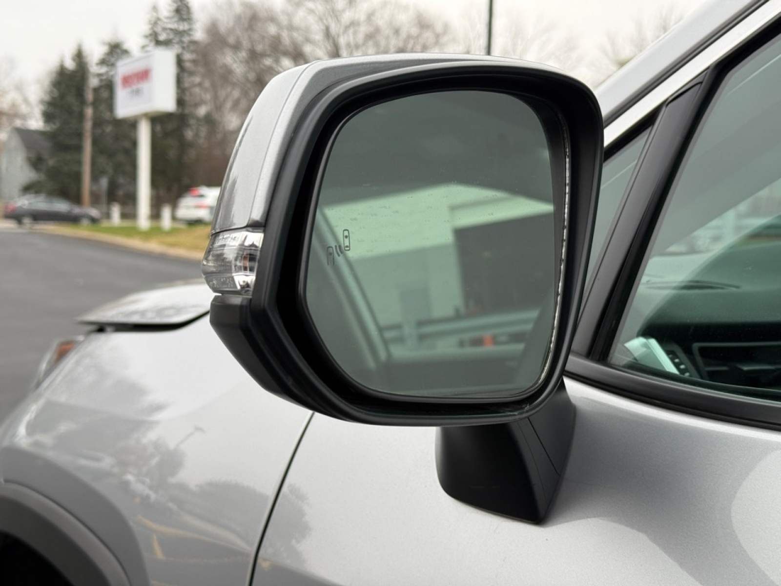 2022 Toyota RAV4 Hybrid XLE, 39196, Photo