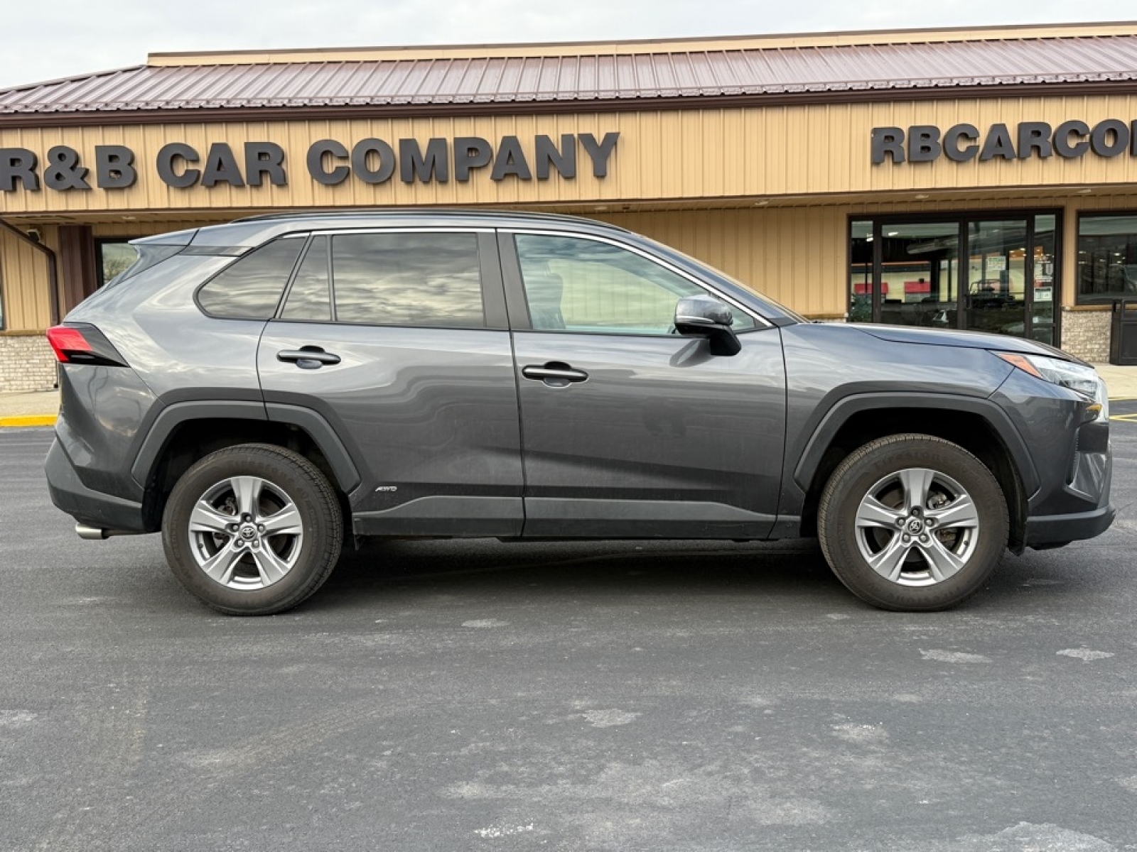 2022 Toyota RAV4 Hybrid XLE, 39332, Photo