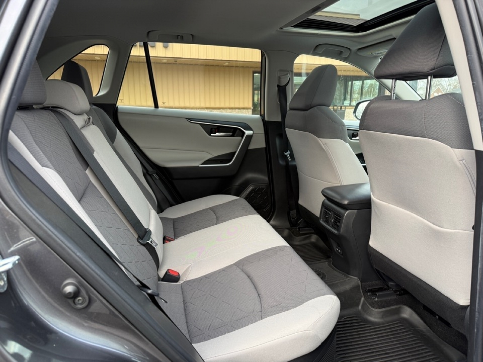 2022 Toyota RAV4 Hybrid XLE, 39332, Photo