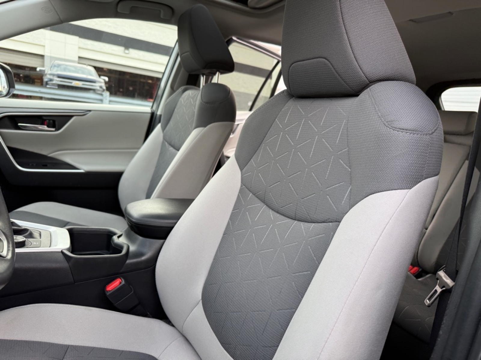 2022 Toyota RAV4 Hybrid XLE, 39332, Photo