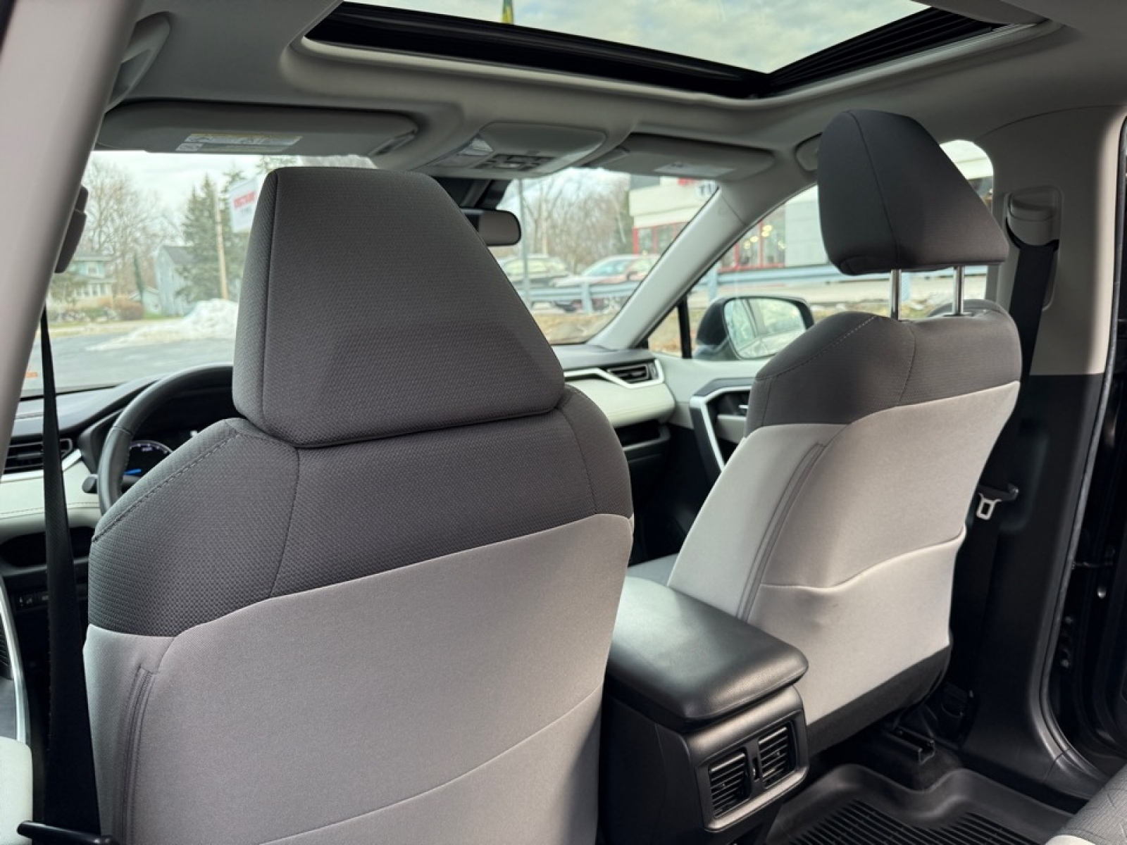 2022 Toyota RAV4 Hybrid XLE, 39332, Photo