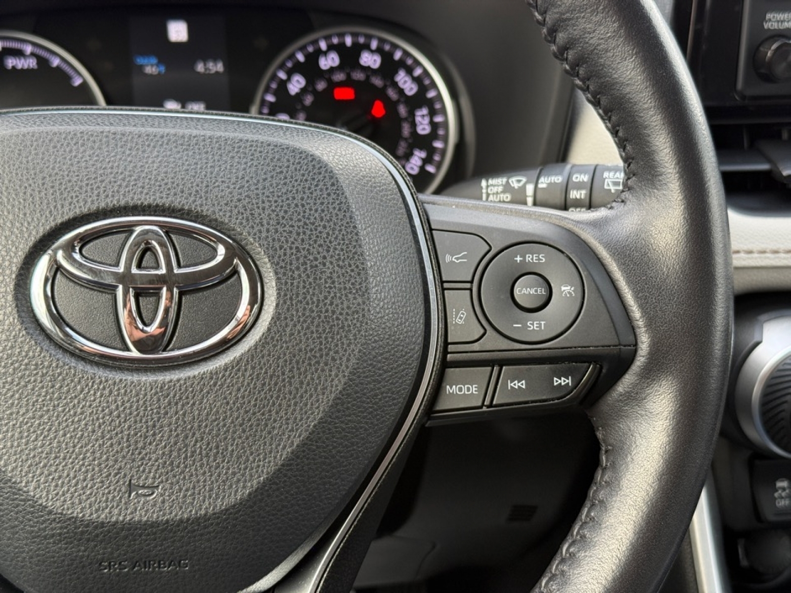 2022 Toyota RAV4 Hybrid XLE, 39332, Photo