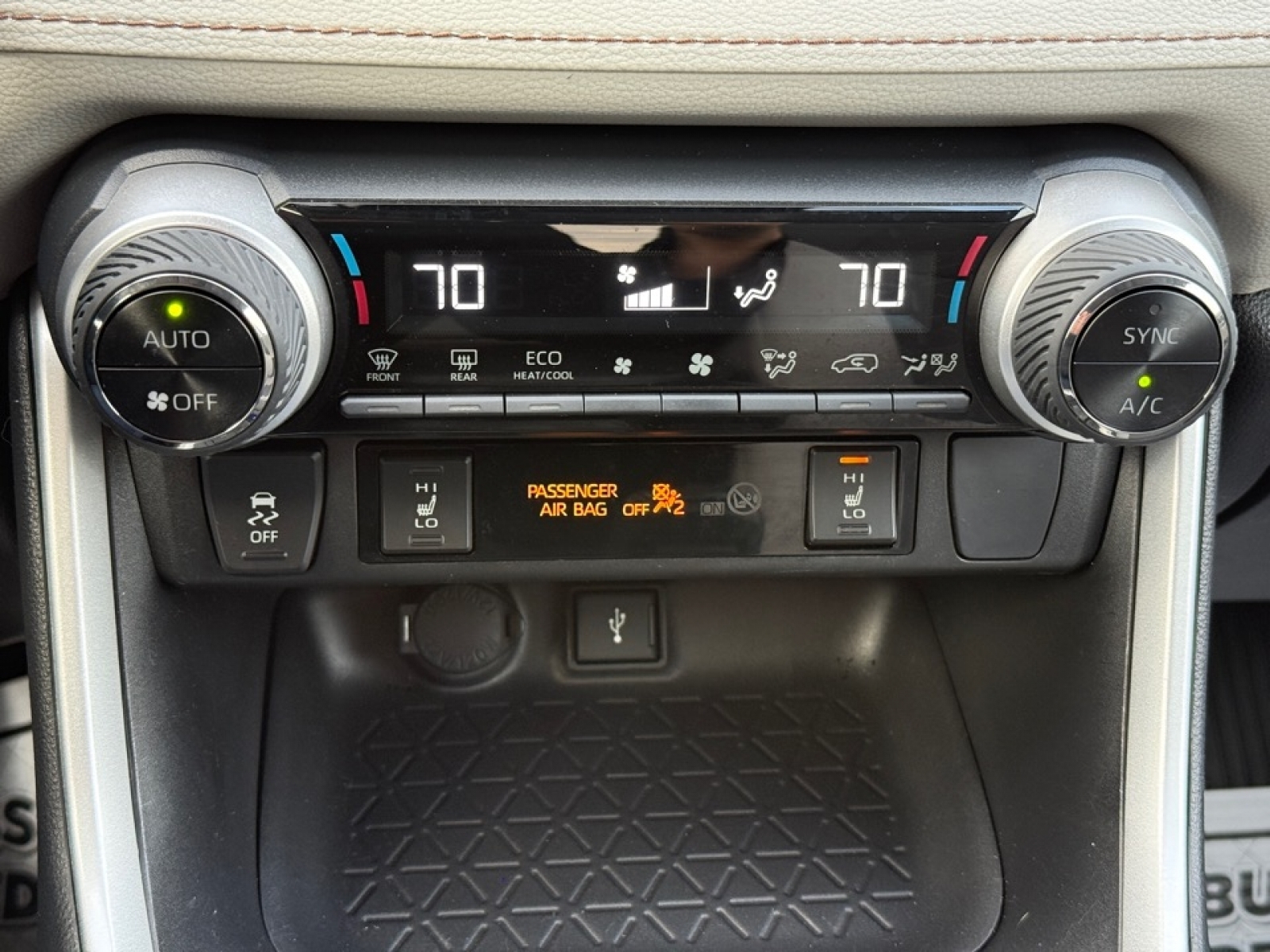 2022 Toyota RAV4 Hybrid XLE, 39332, Photo